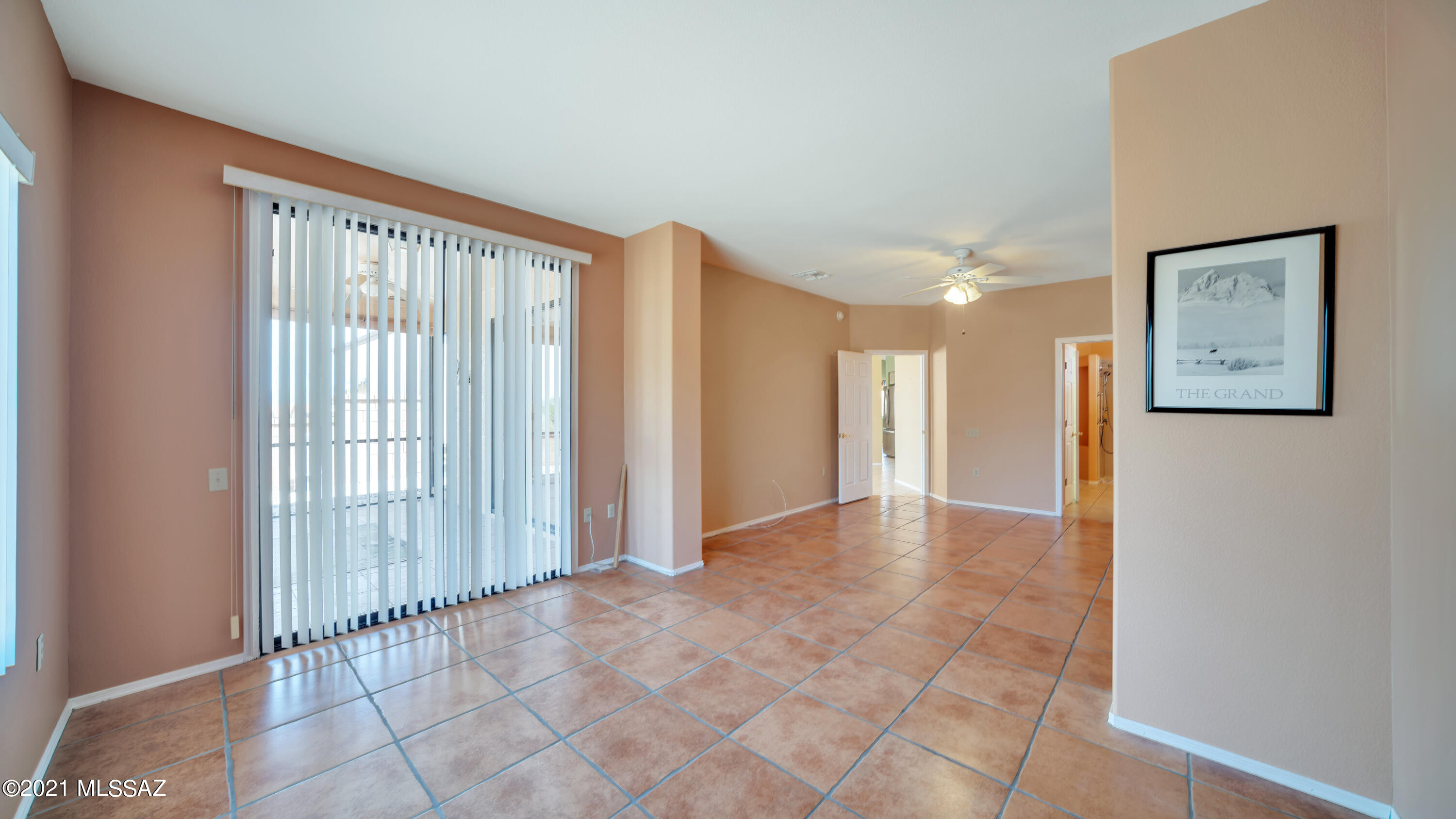 668 W Union Bell Drive