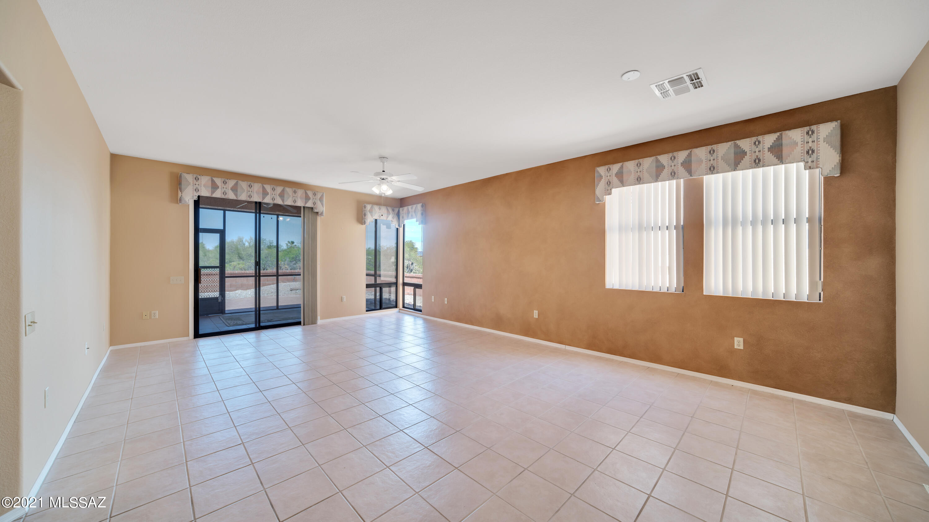 668 W Union Bell Drive