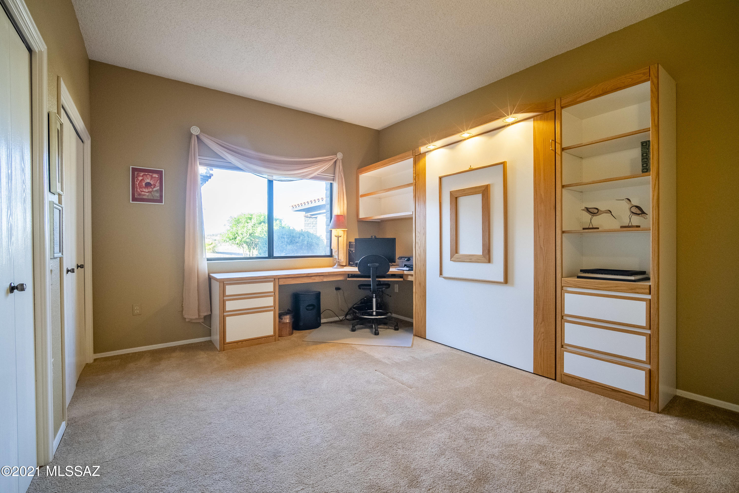 933 W Calle Del Vencejo