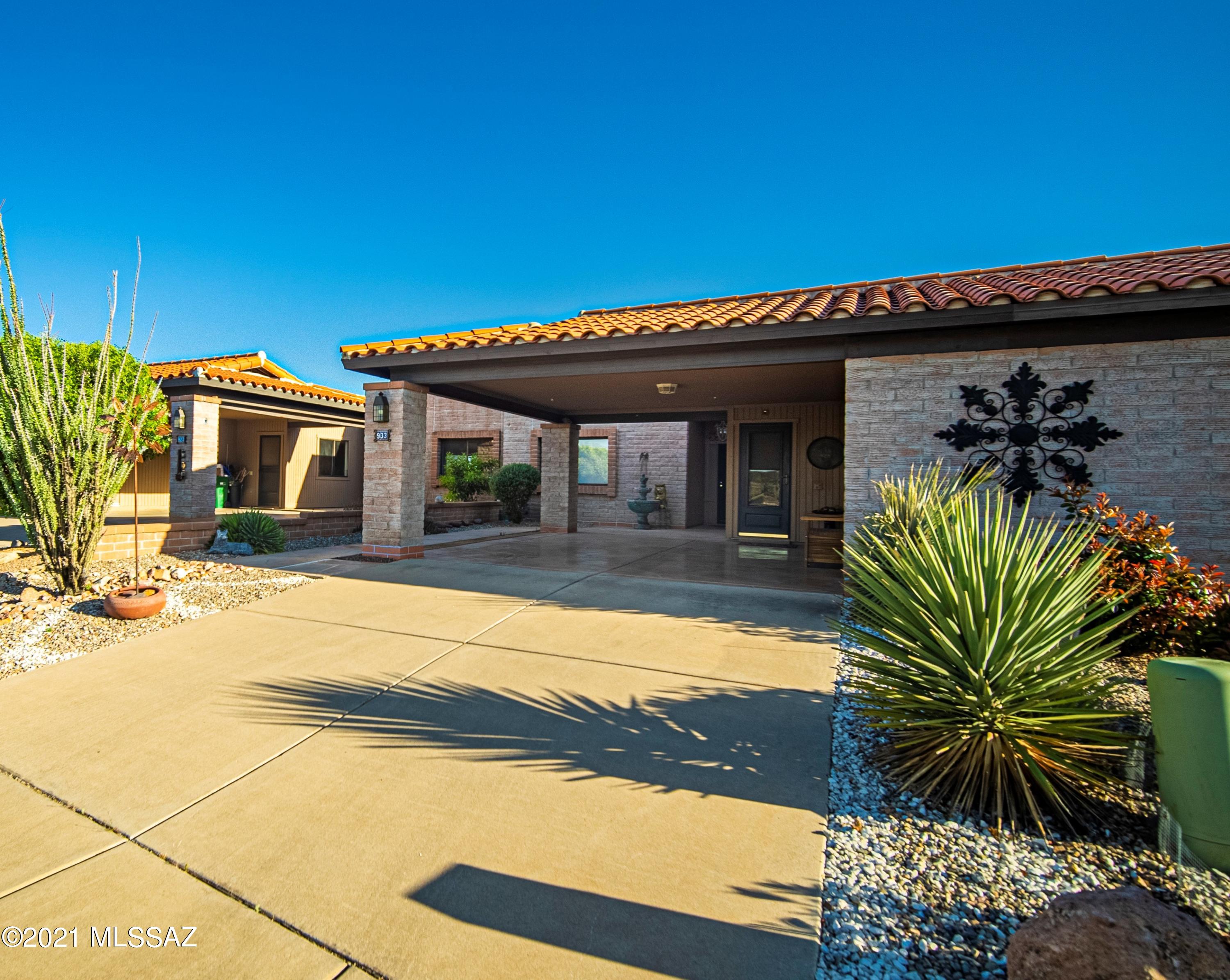 933 W Calle Del Vencejo