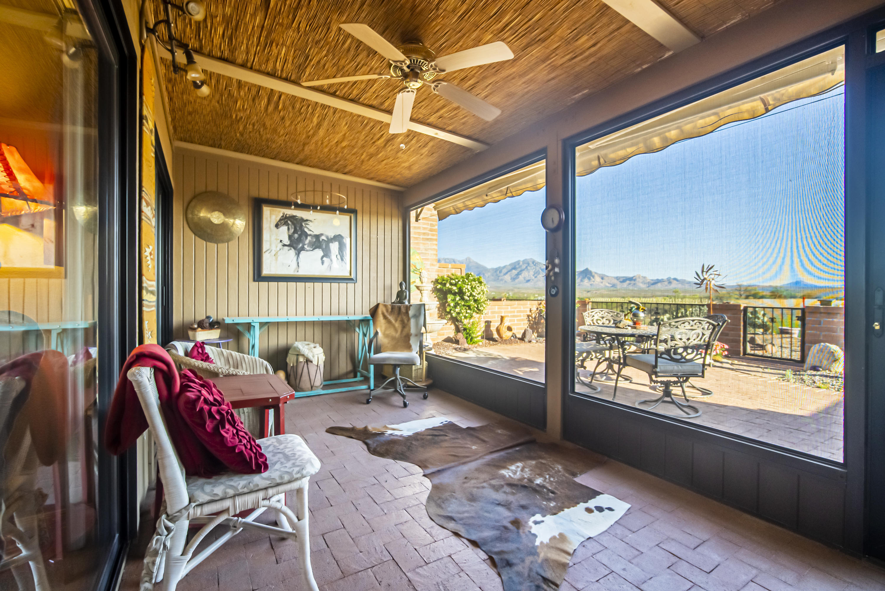 933 W Calle Del Vencejo