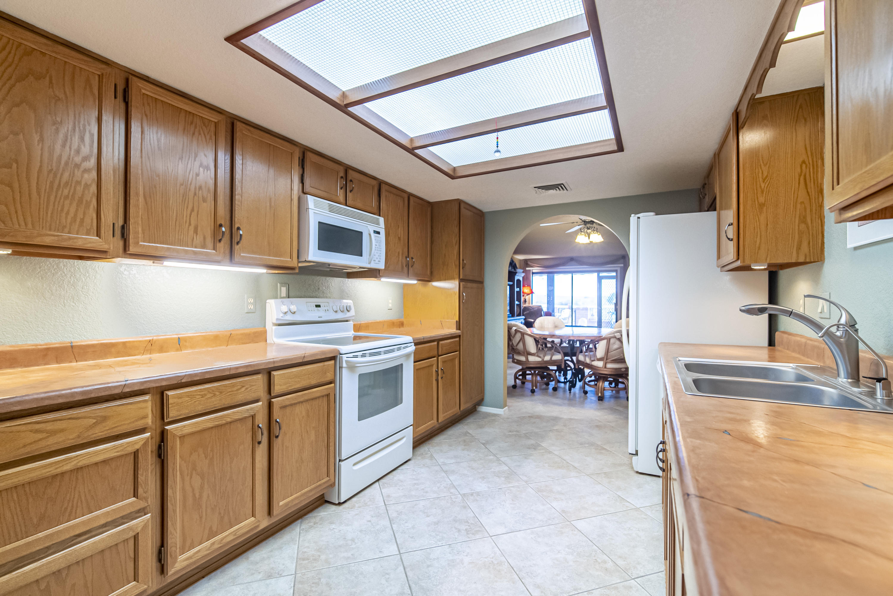 933 W Calle Del Vencejo