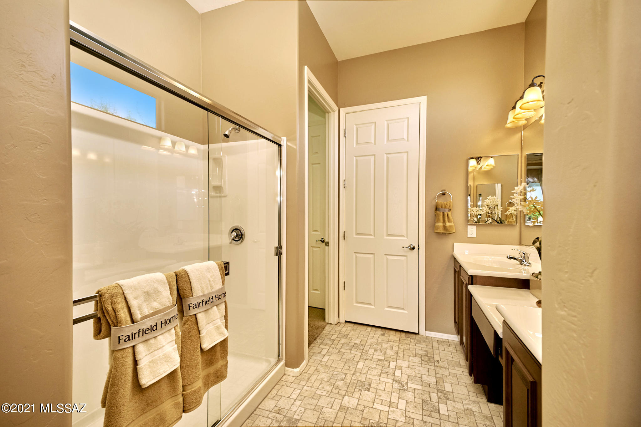 690 N Observation Trail