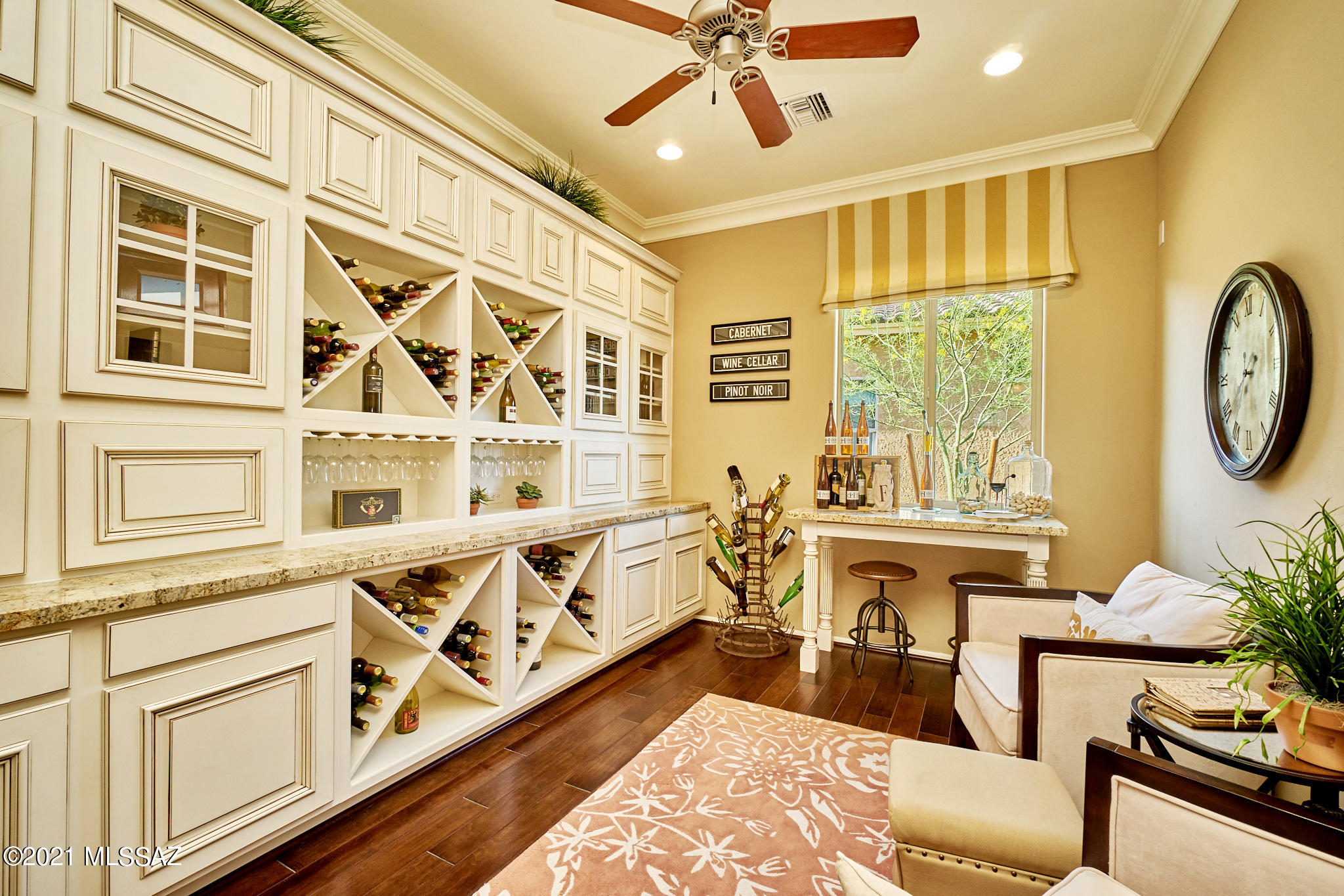 690 N Observation Trail