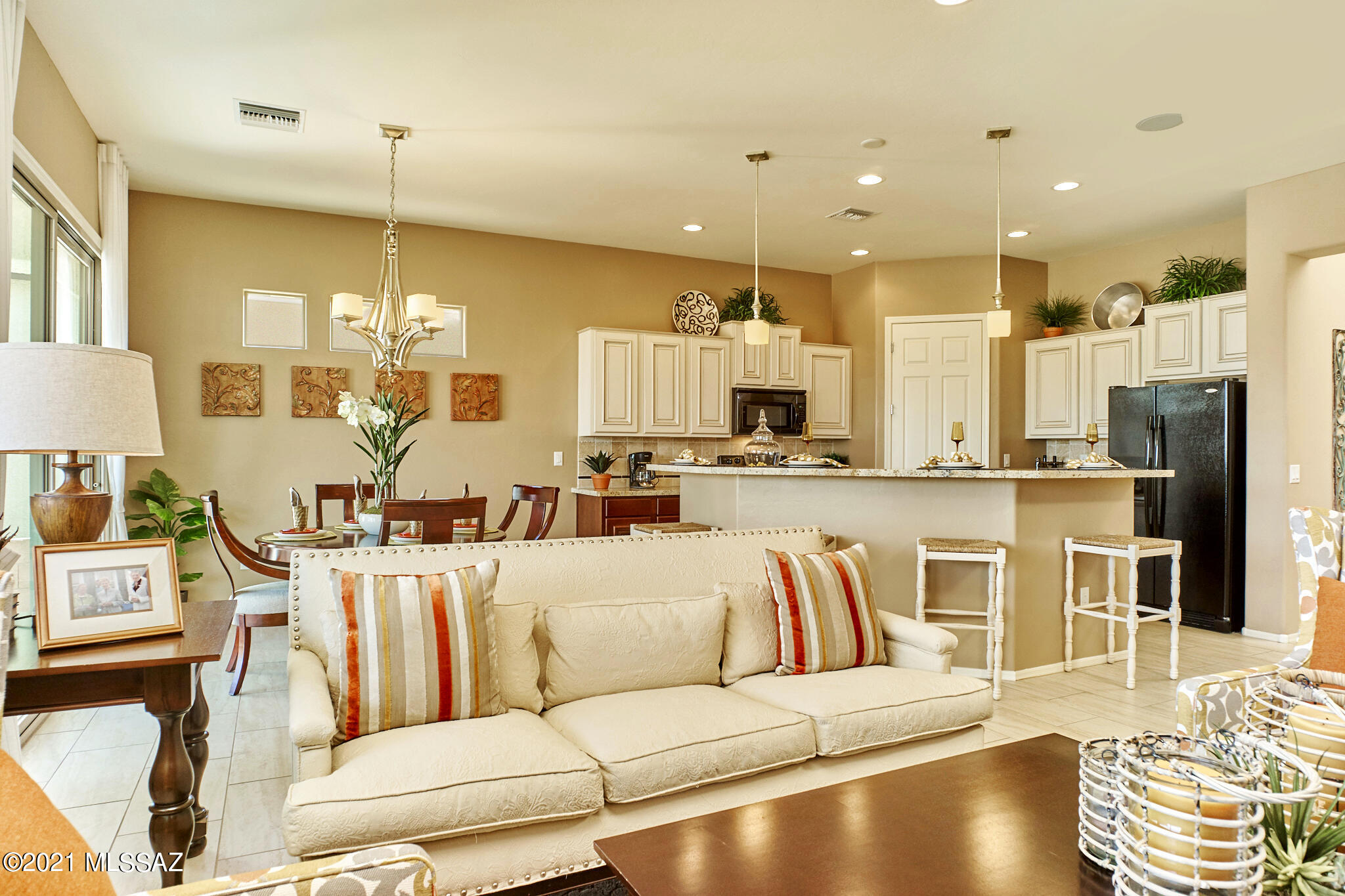 690 N Observation Trail