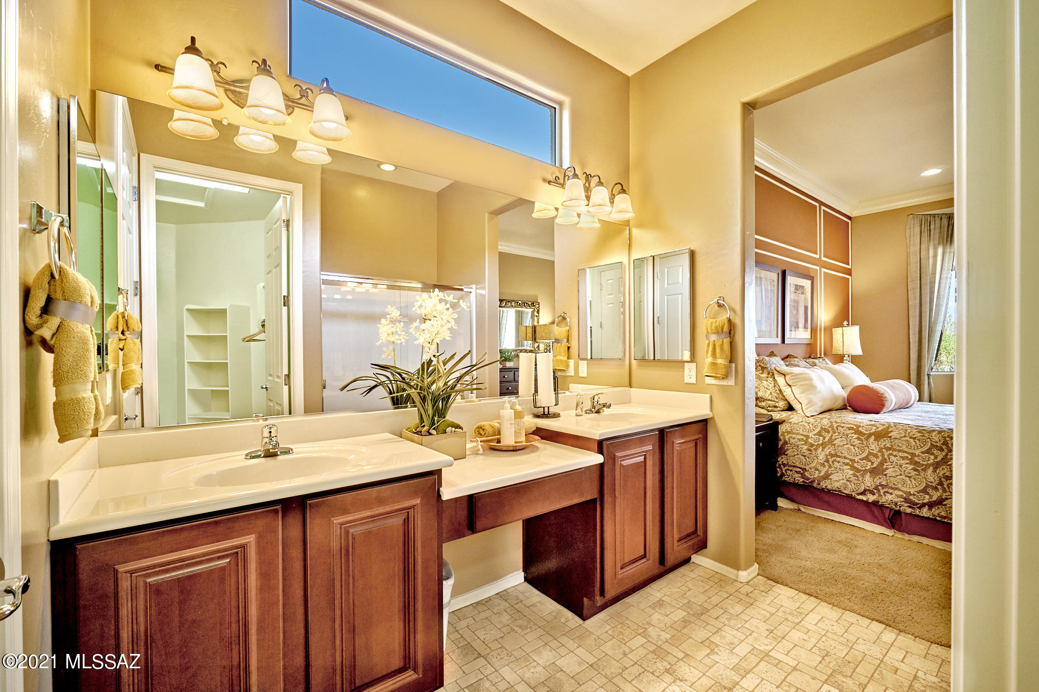 690 N Observation Trail