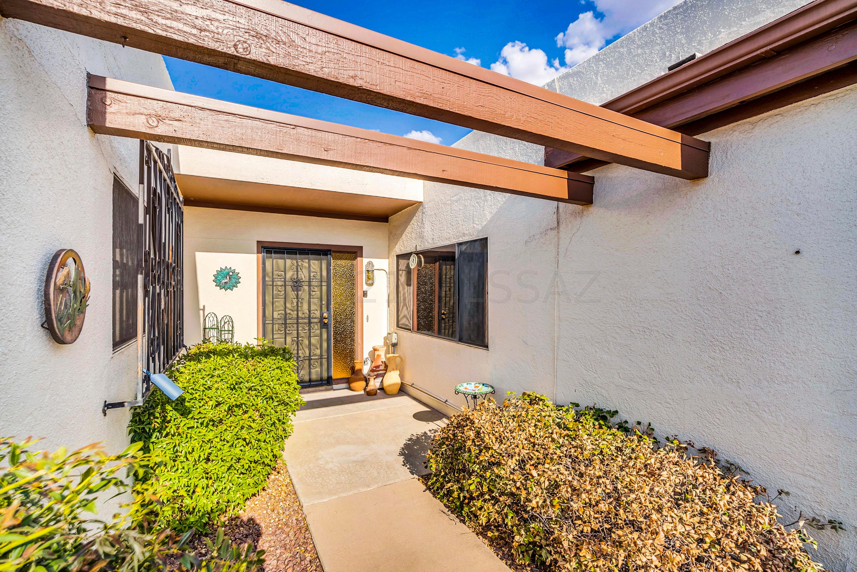 729 S Camino Del Monte