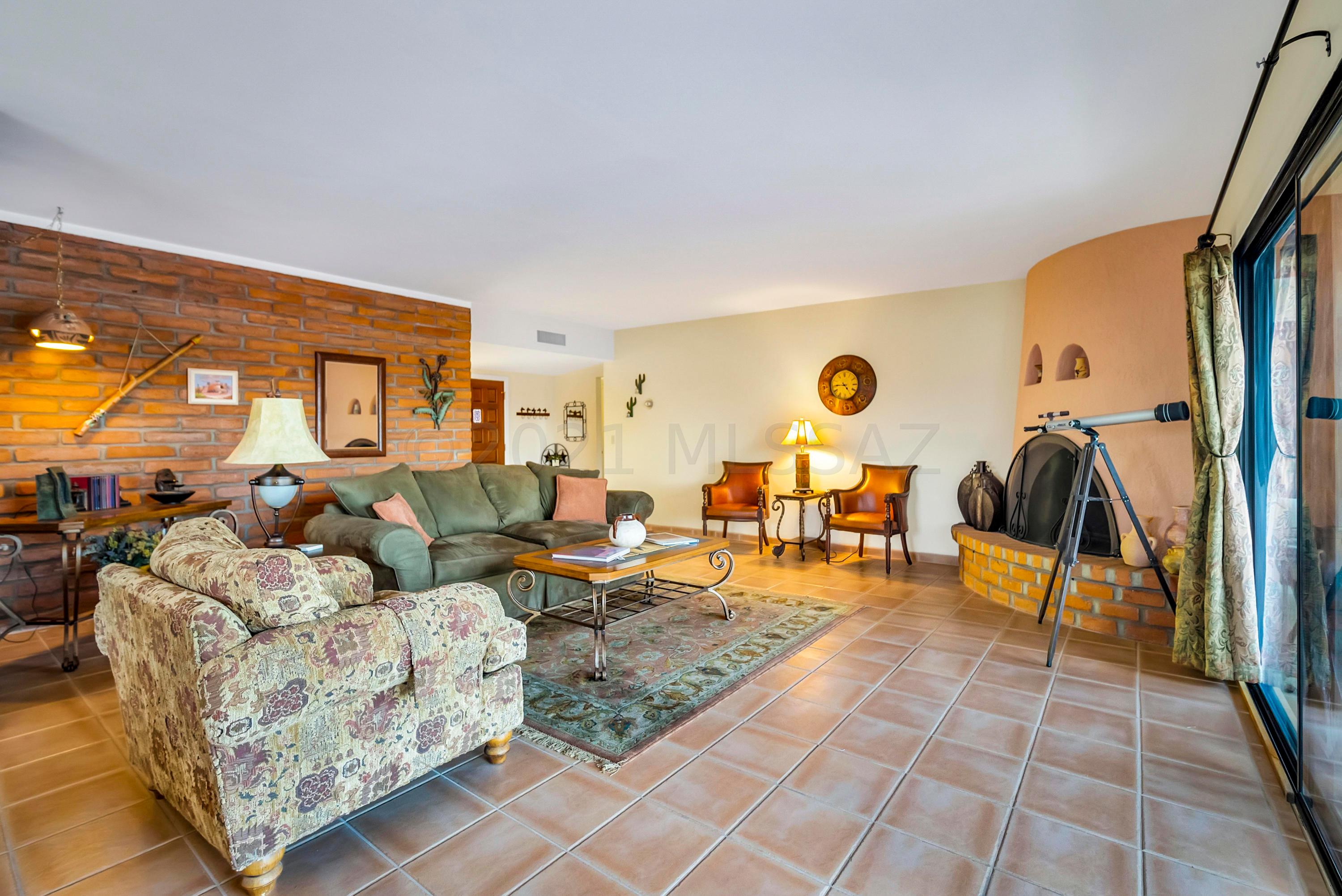 729 S Camino Del Monte