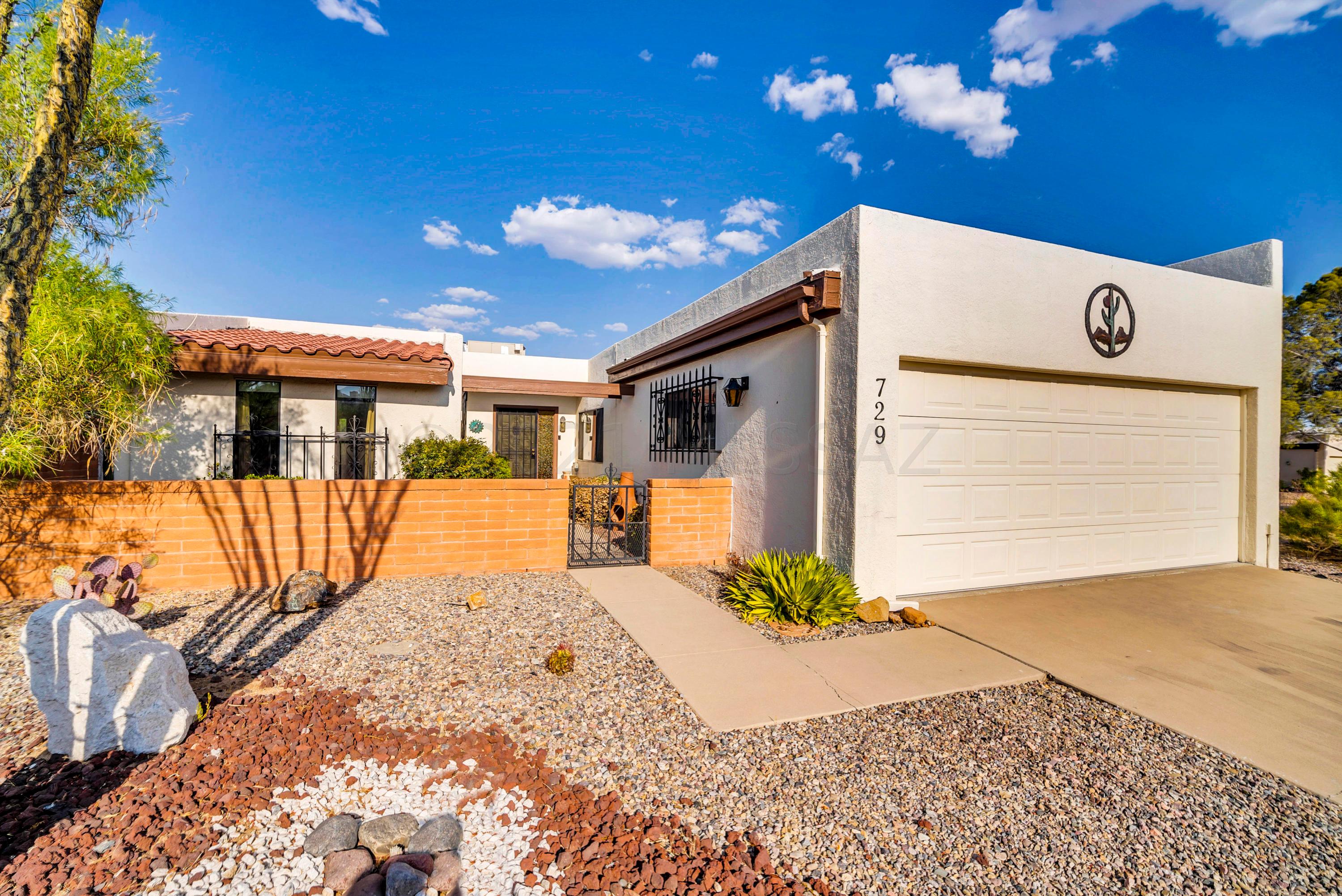 729 S Camino Del Monte