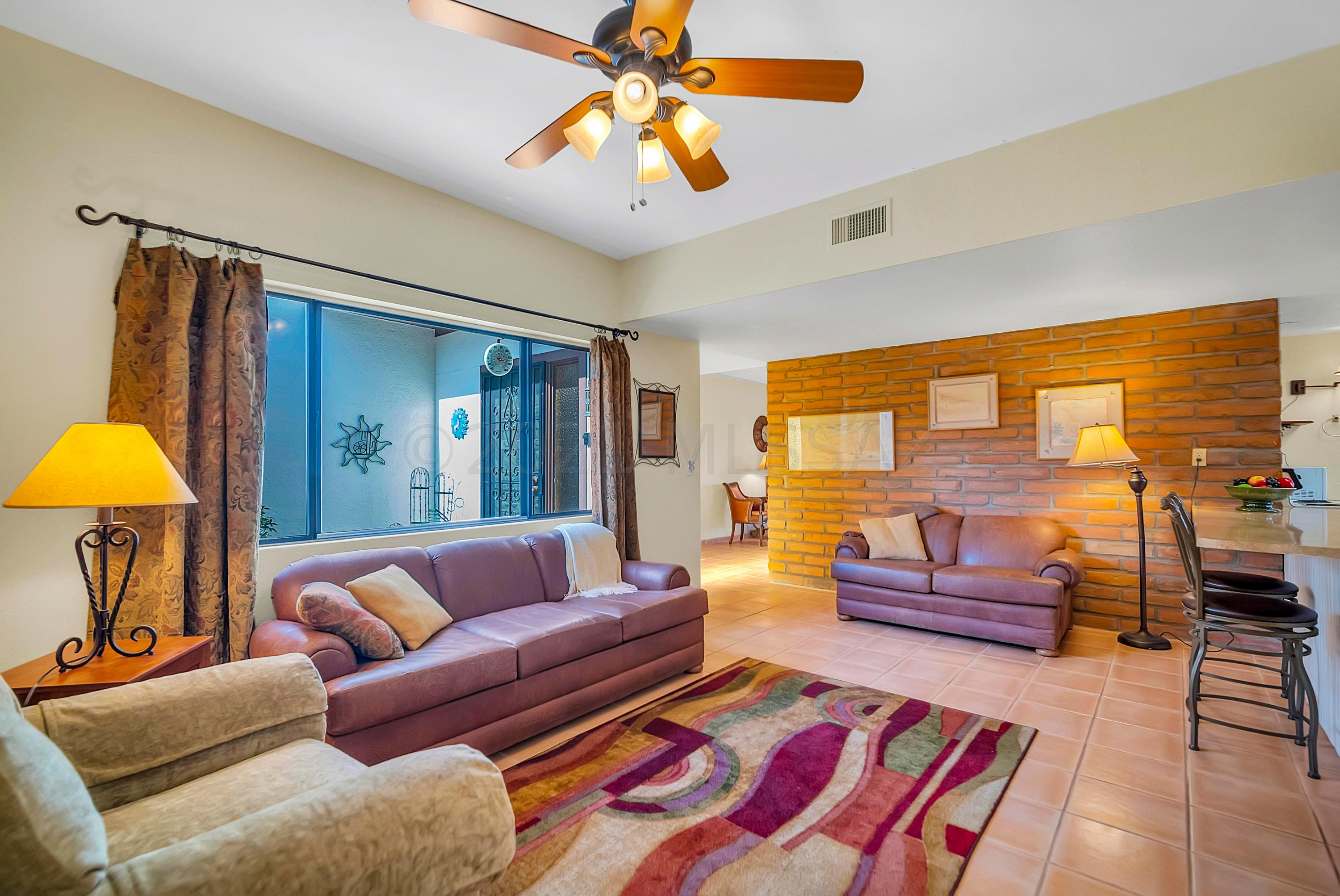 729 S Camino Del Monte