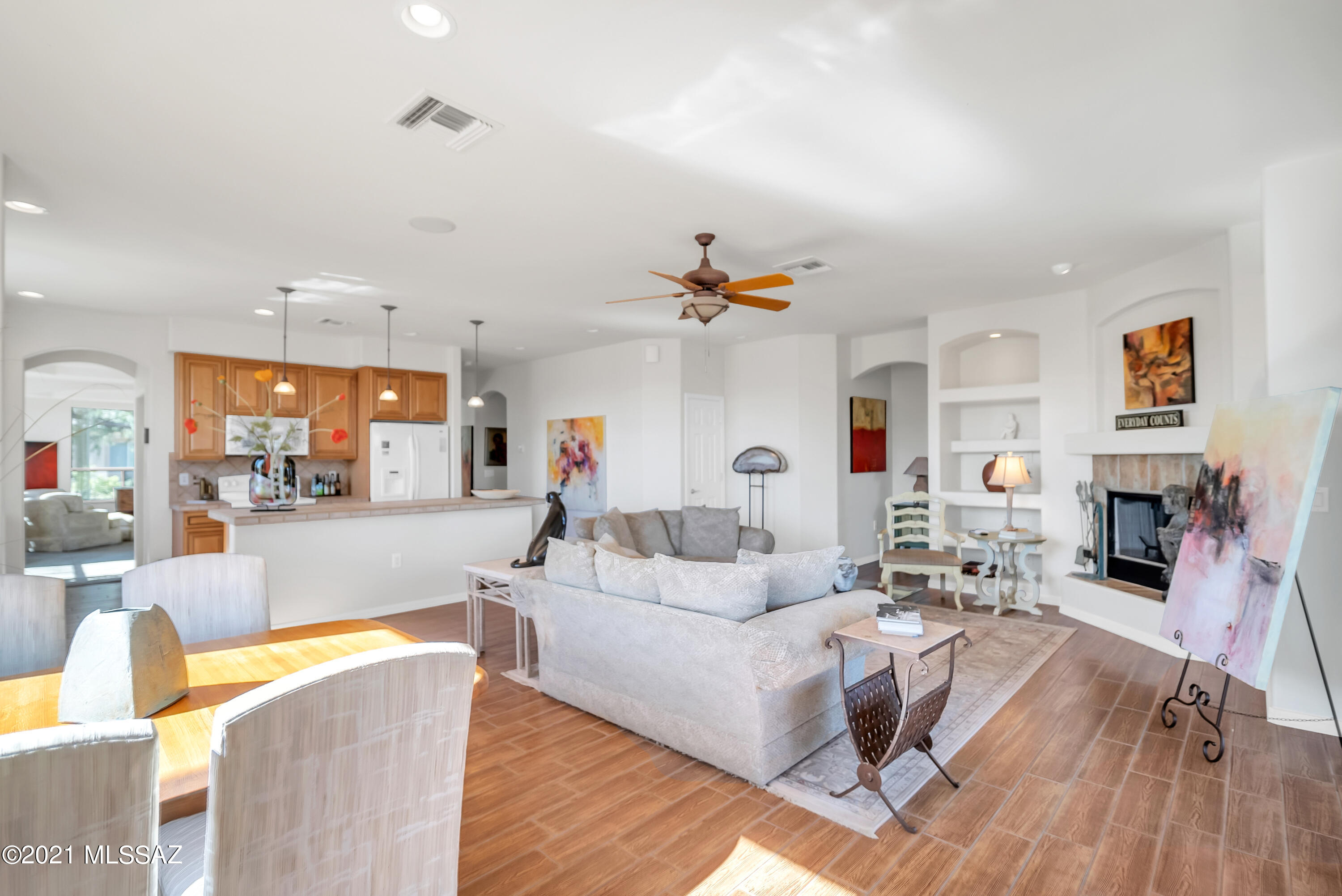 526 W Shadow Wood Street