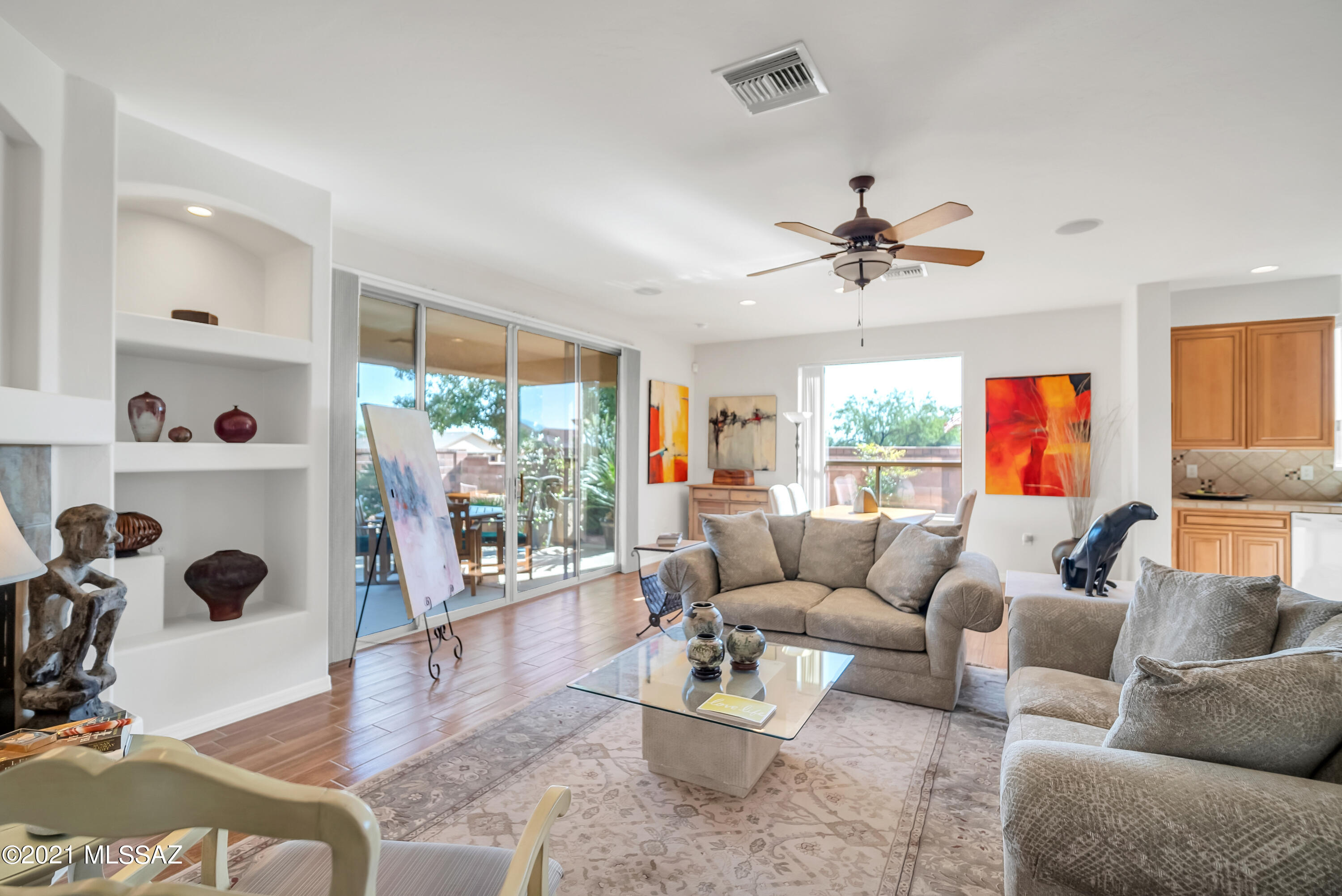 526 W Shadow Wood Street