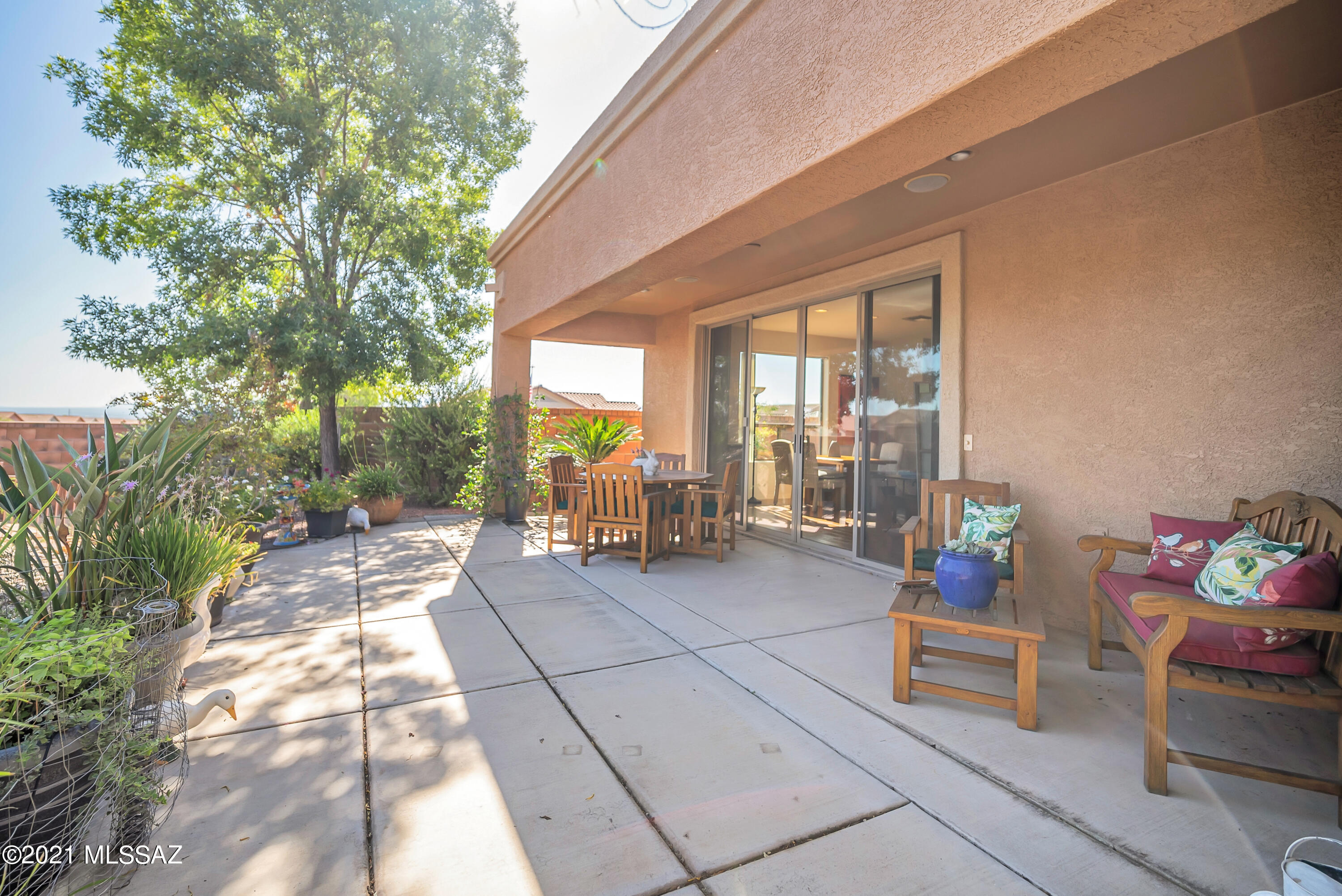 526 W Shadow Wood Street