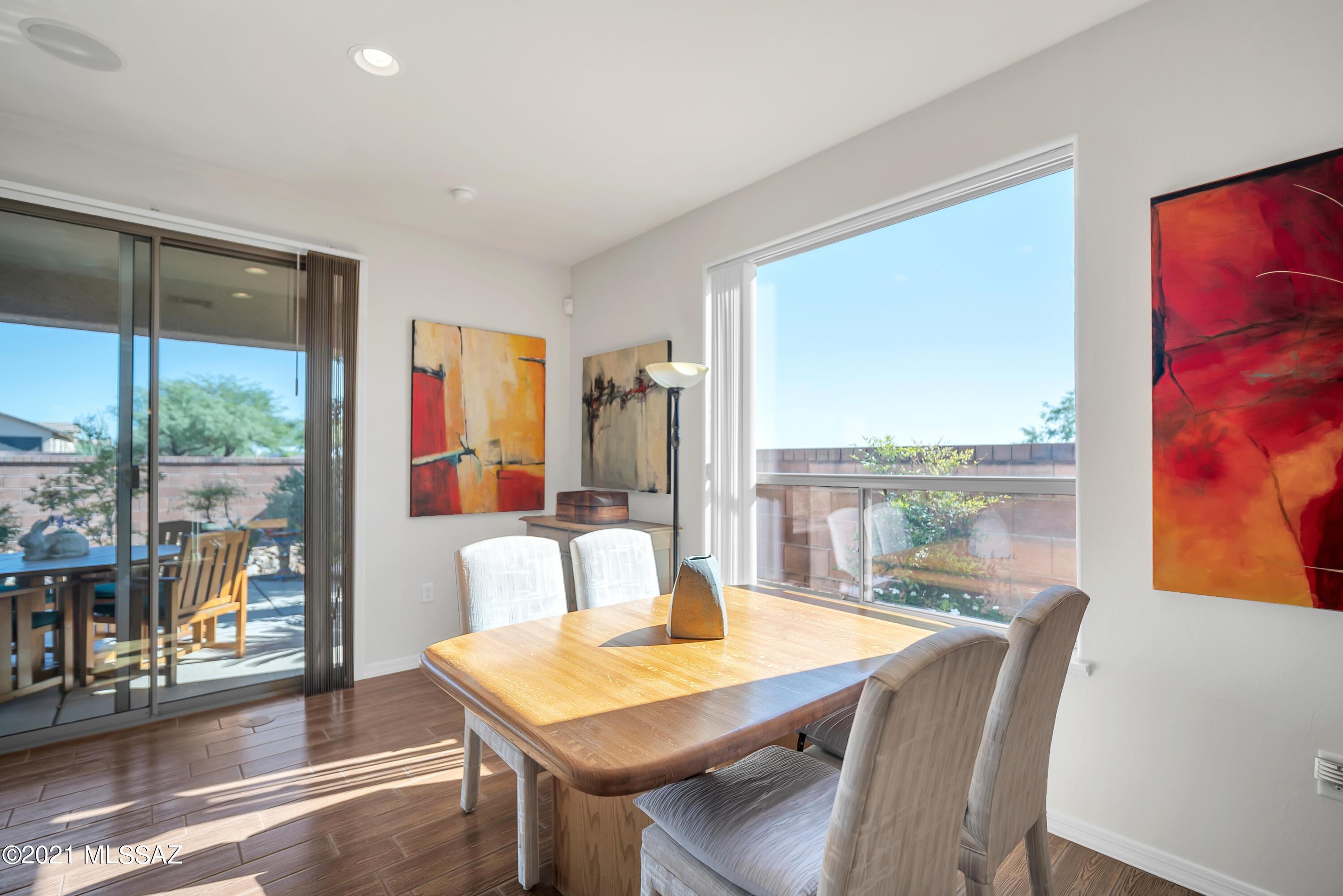 526 W Shadow Wood Street