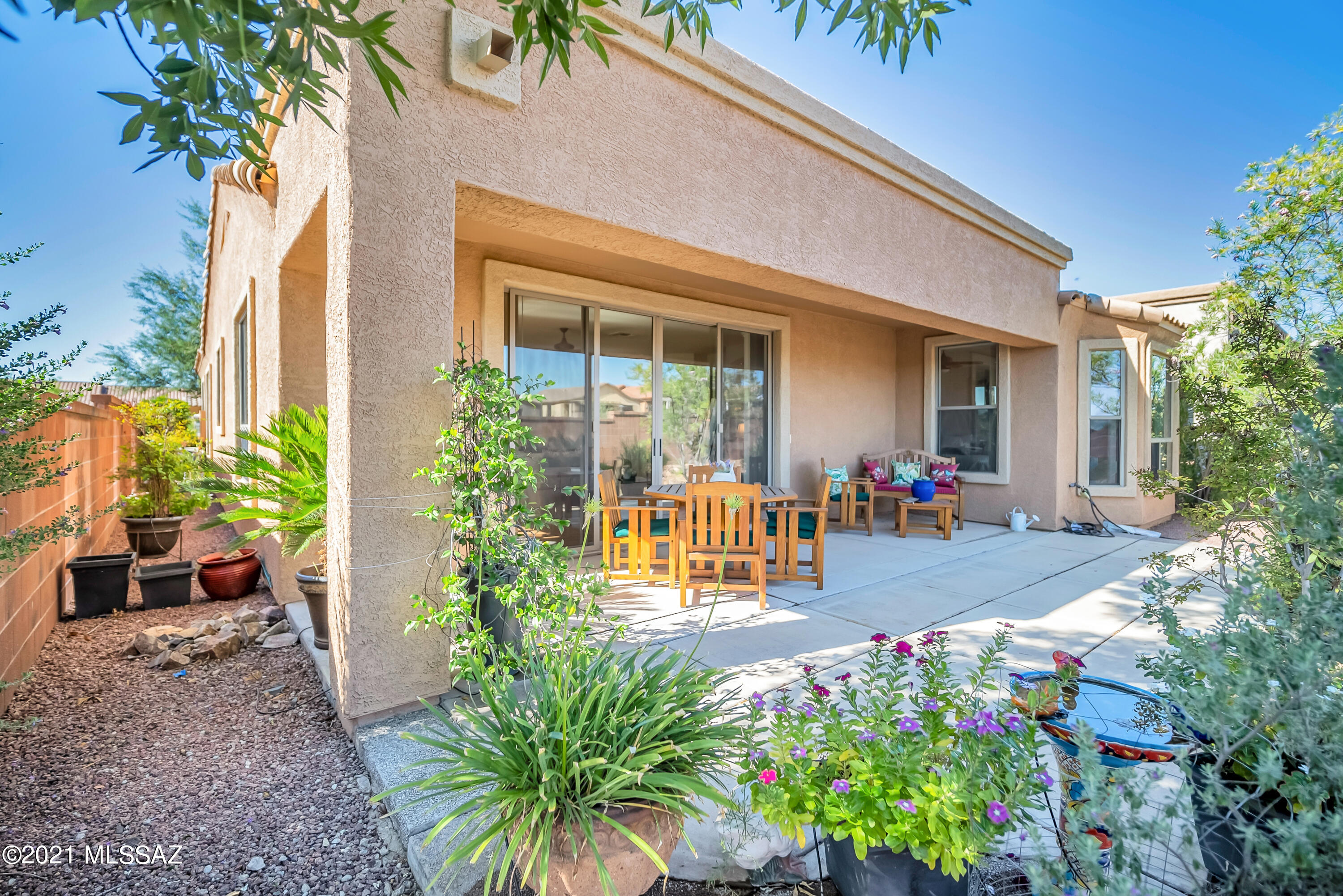 526 W Shadow Wood Street