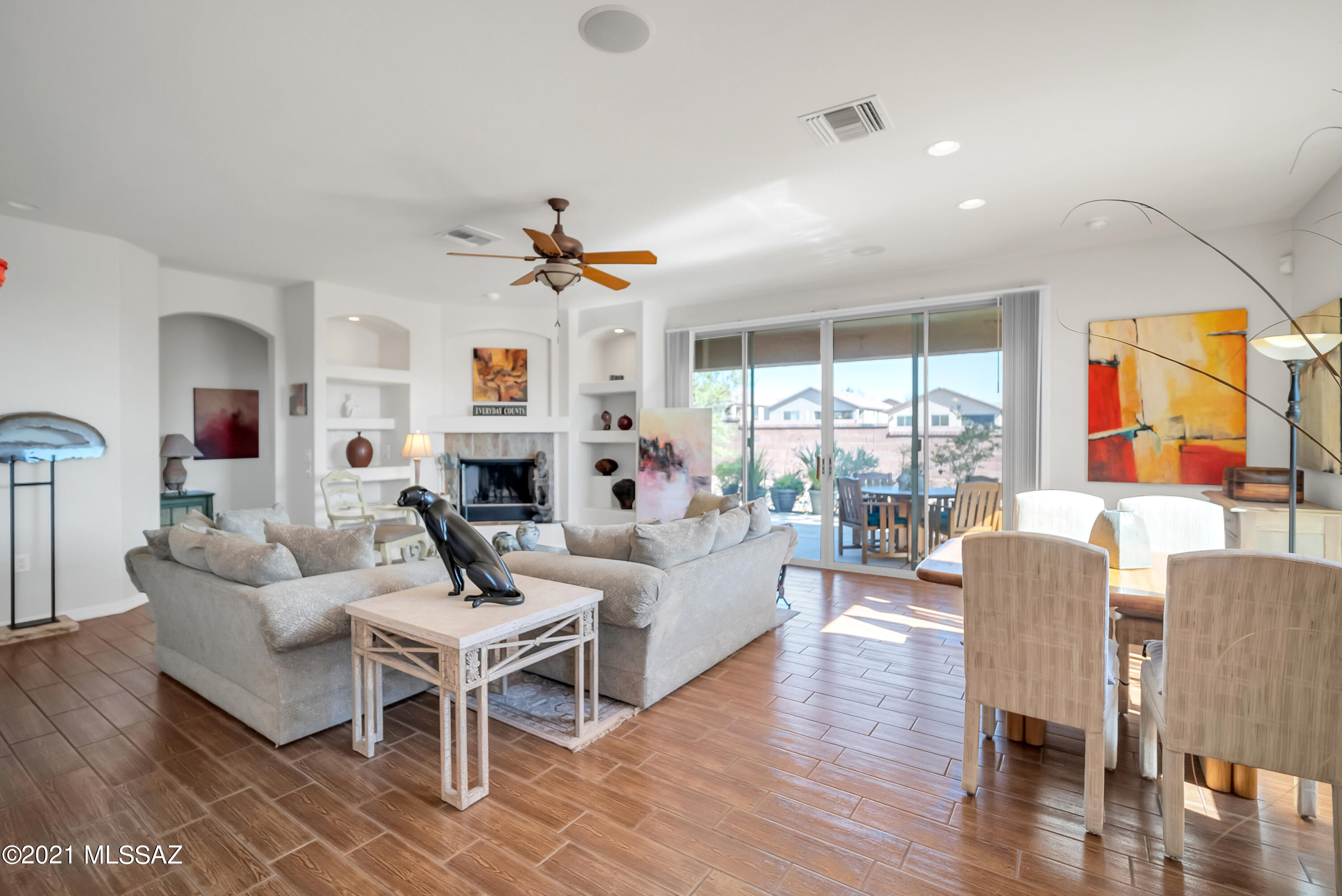 526 W Shadow Wood Street