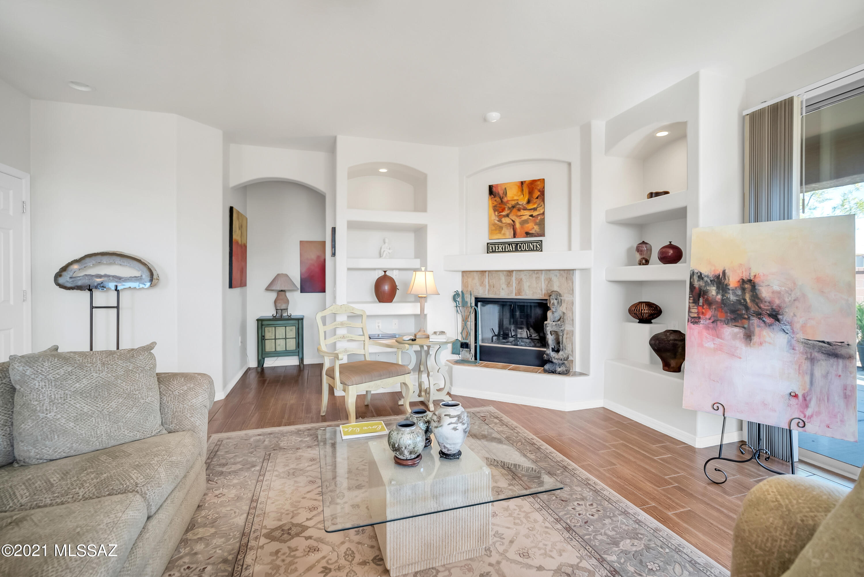 526 W Shadow Wood Street