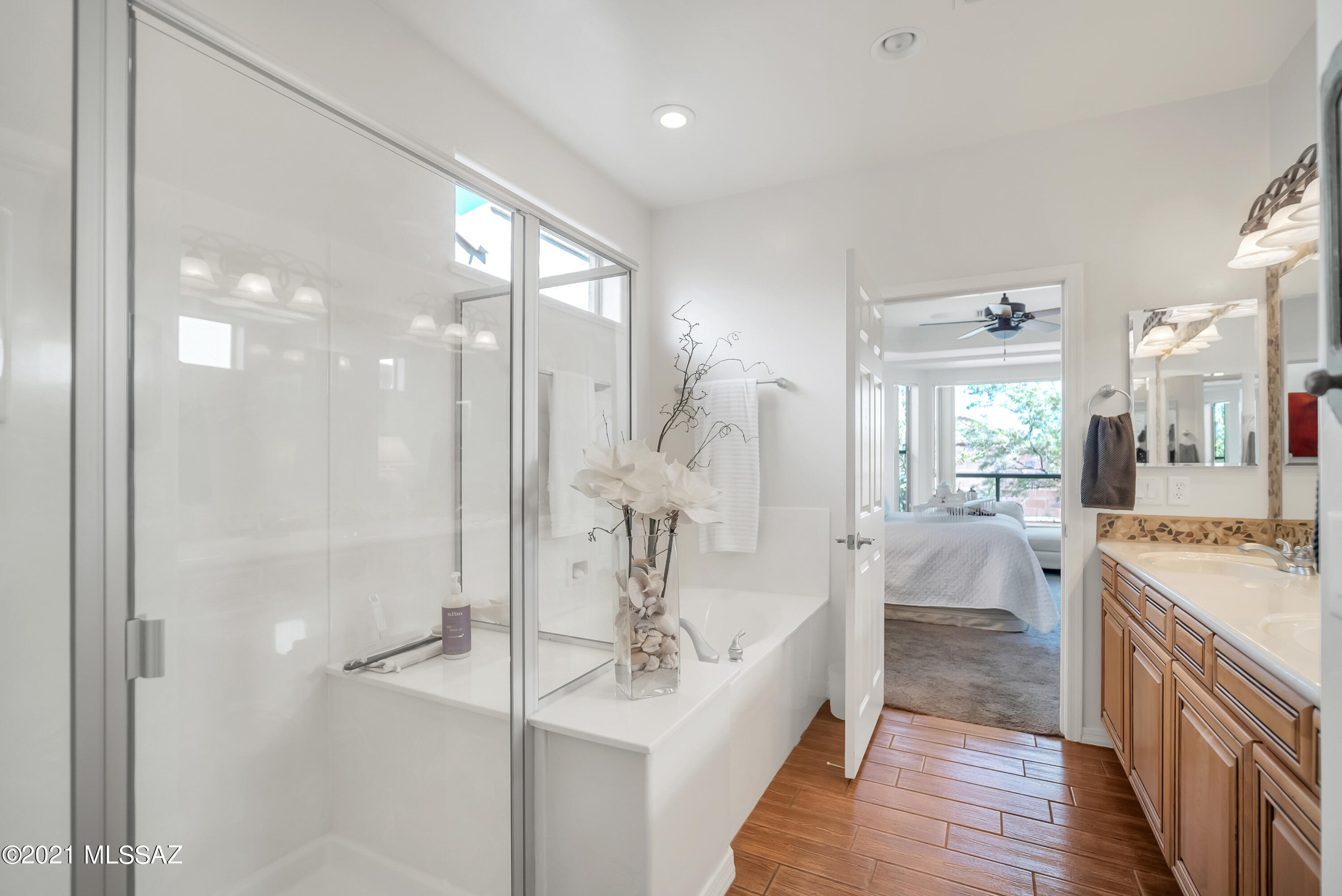 526 W Shadow Wood Street