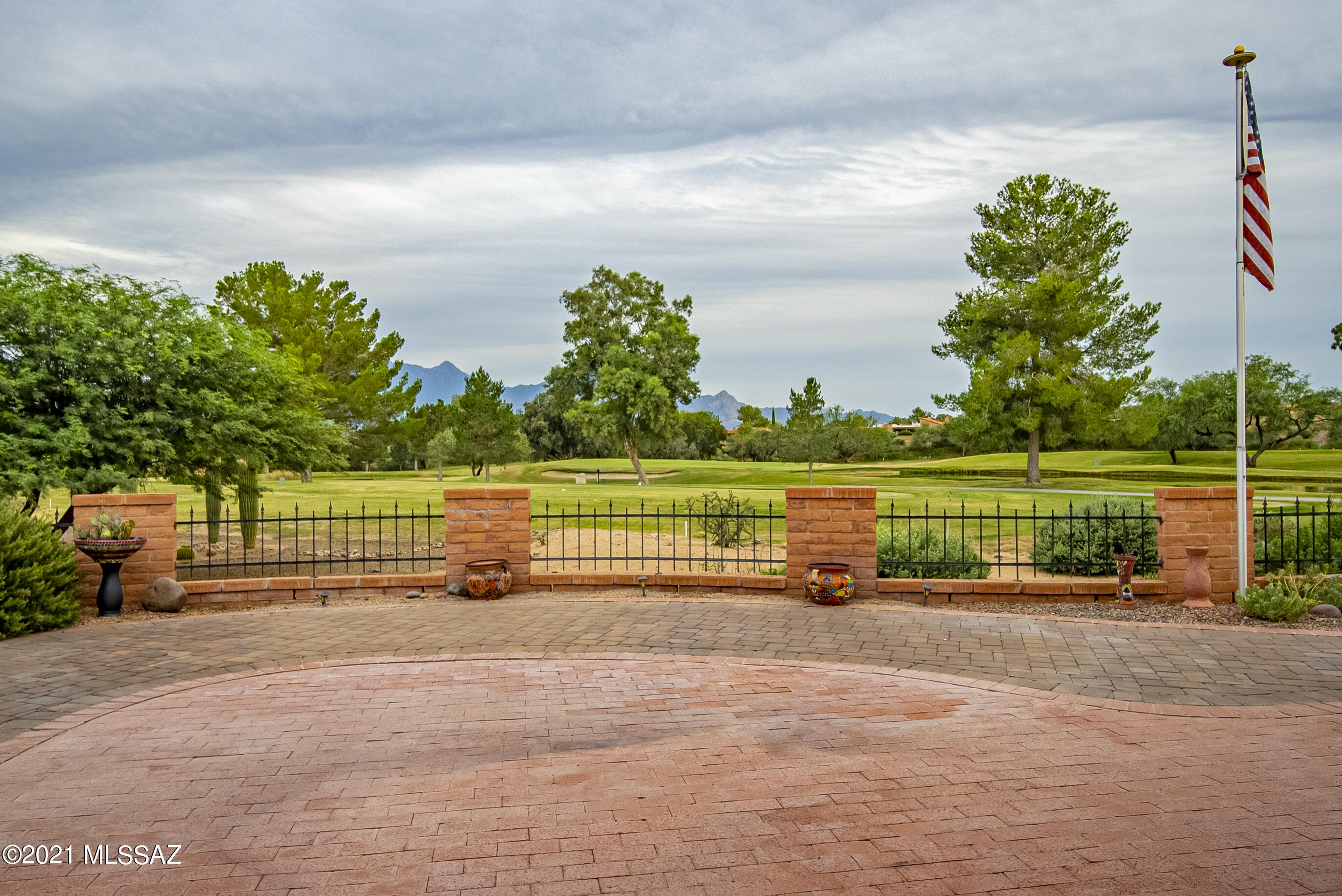 741 W Placita De La Cotonia