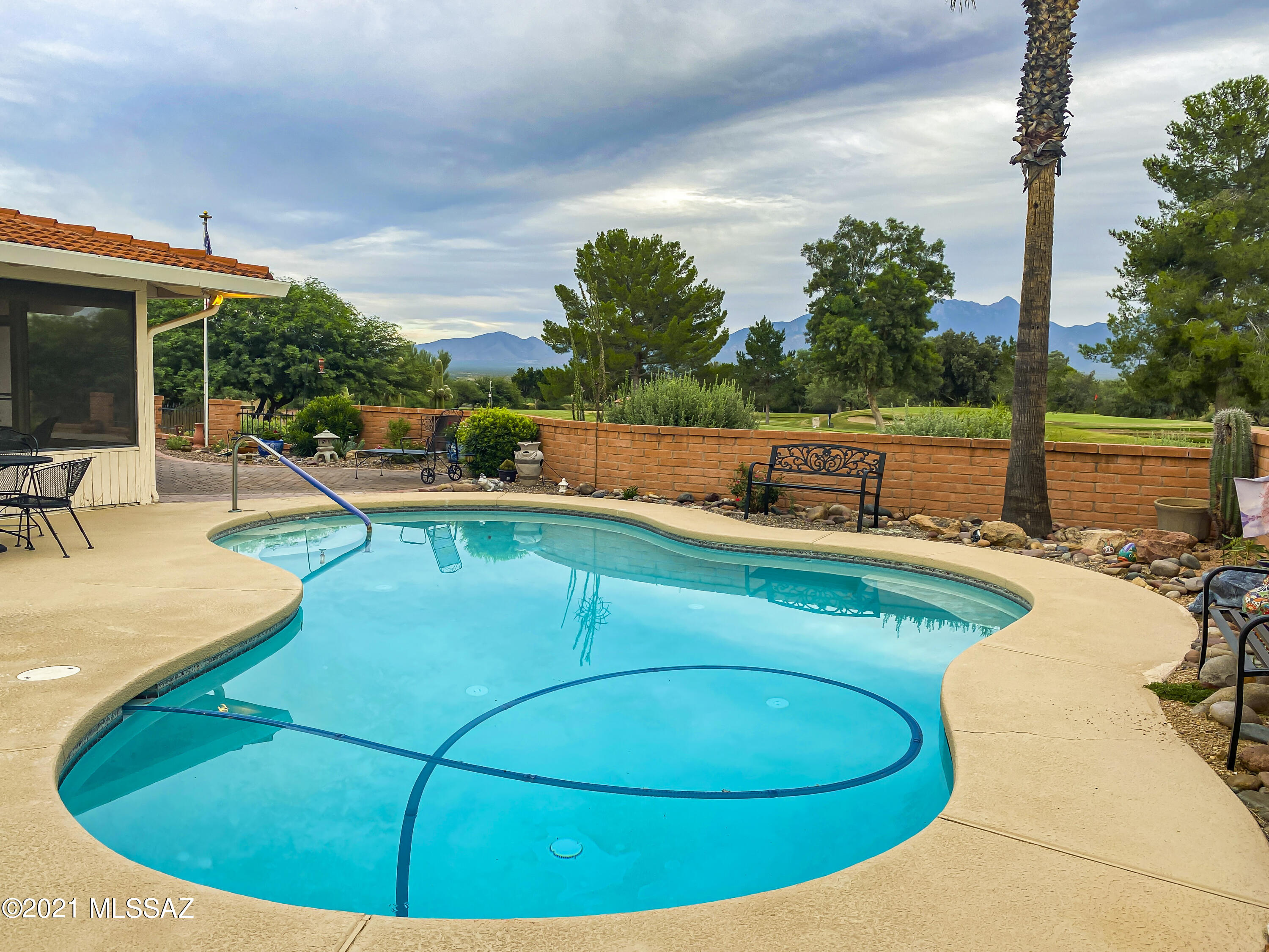 741 W Placita De La Cotonia