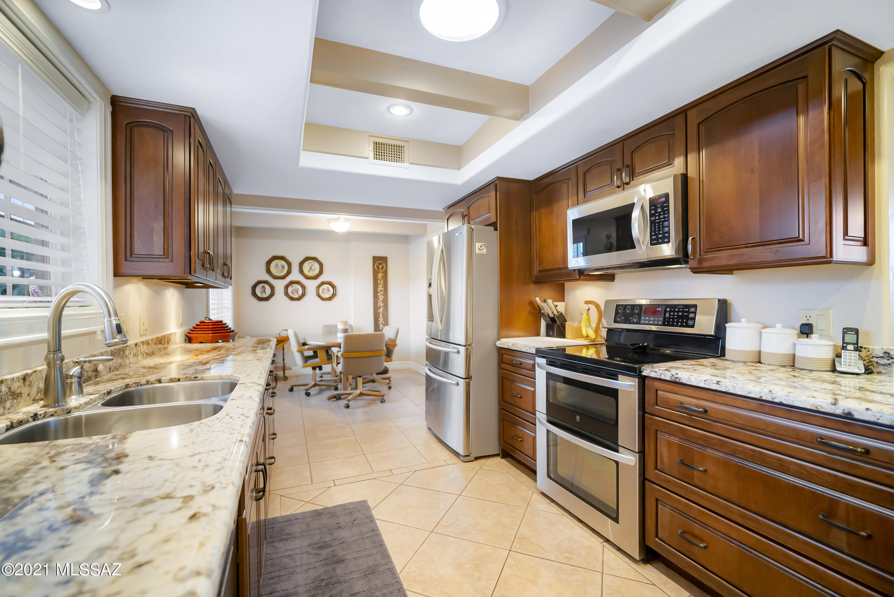 741 W Placita De La Cotonia