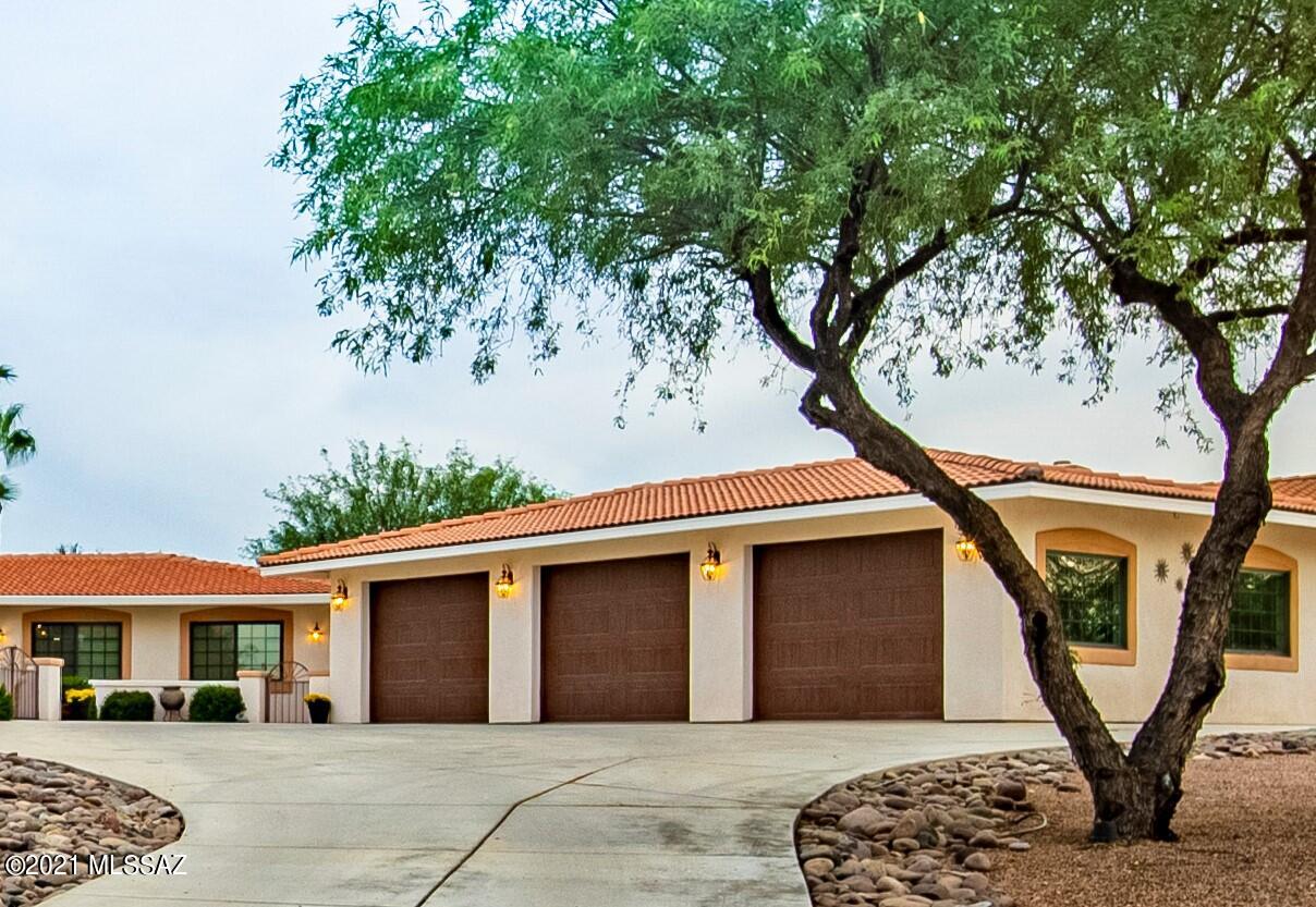 741 W Placita De La Cotonia