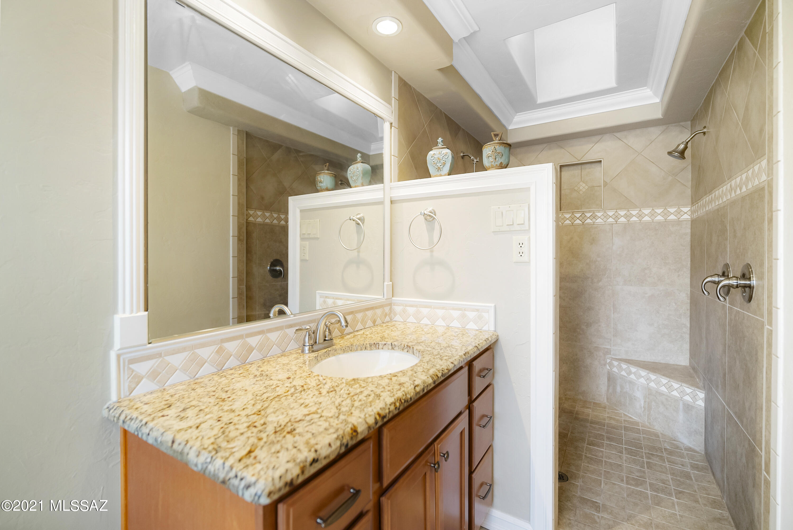 741 W Placita De La Cotonia