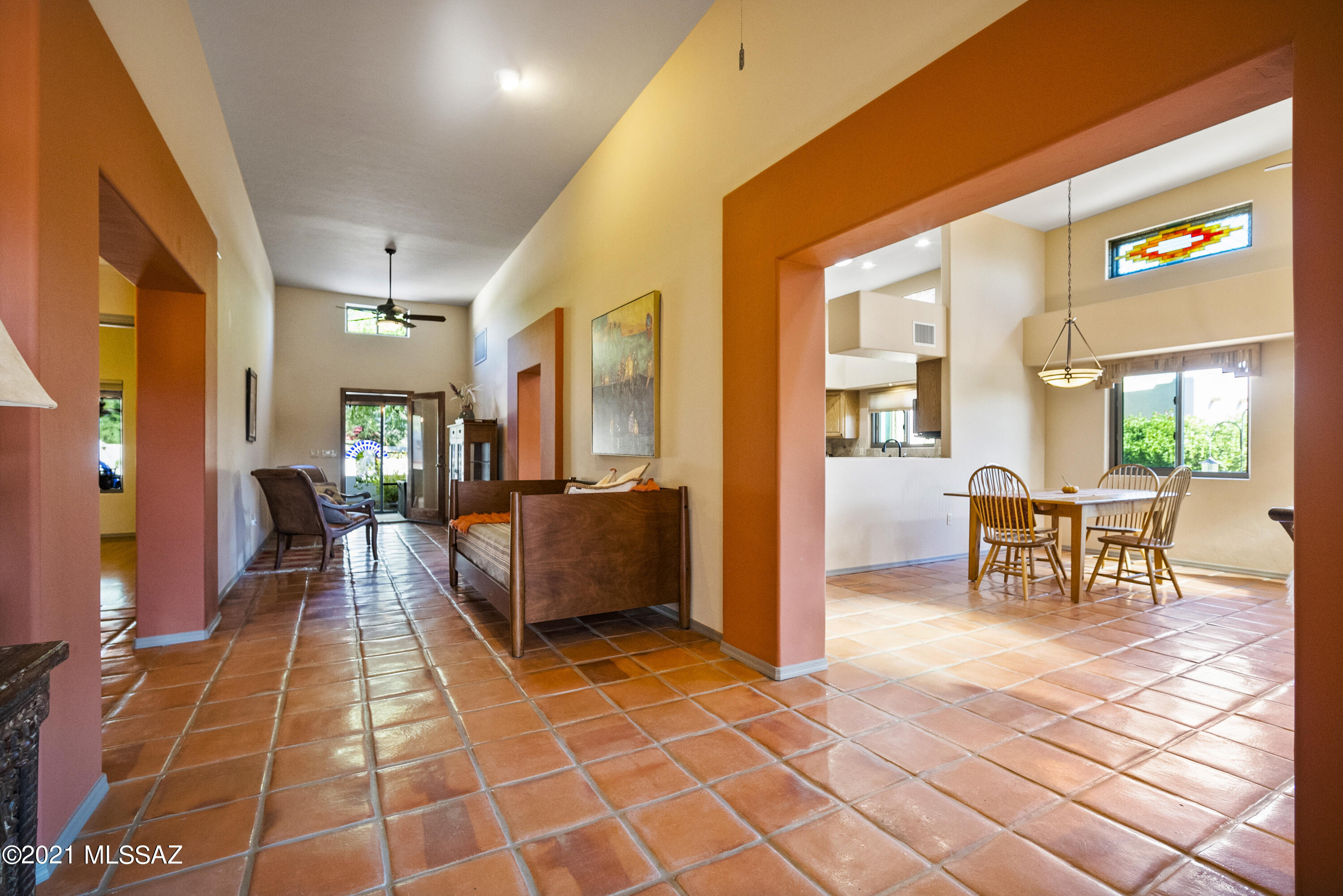 1158 W Camino Monte Cristo