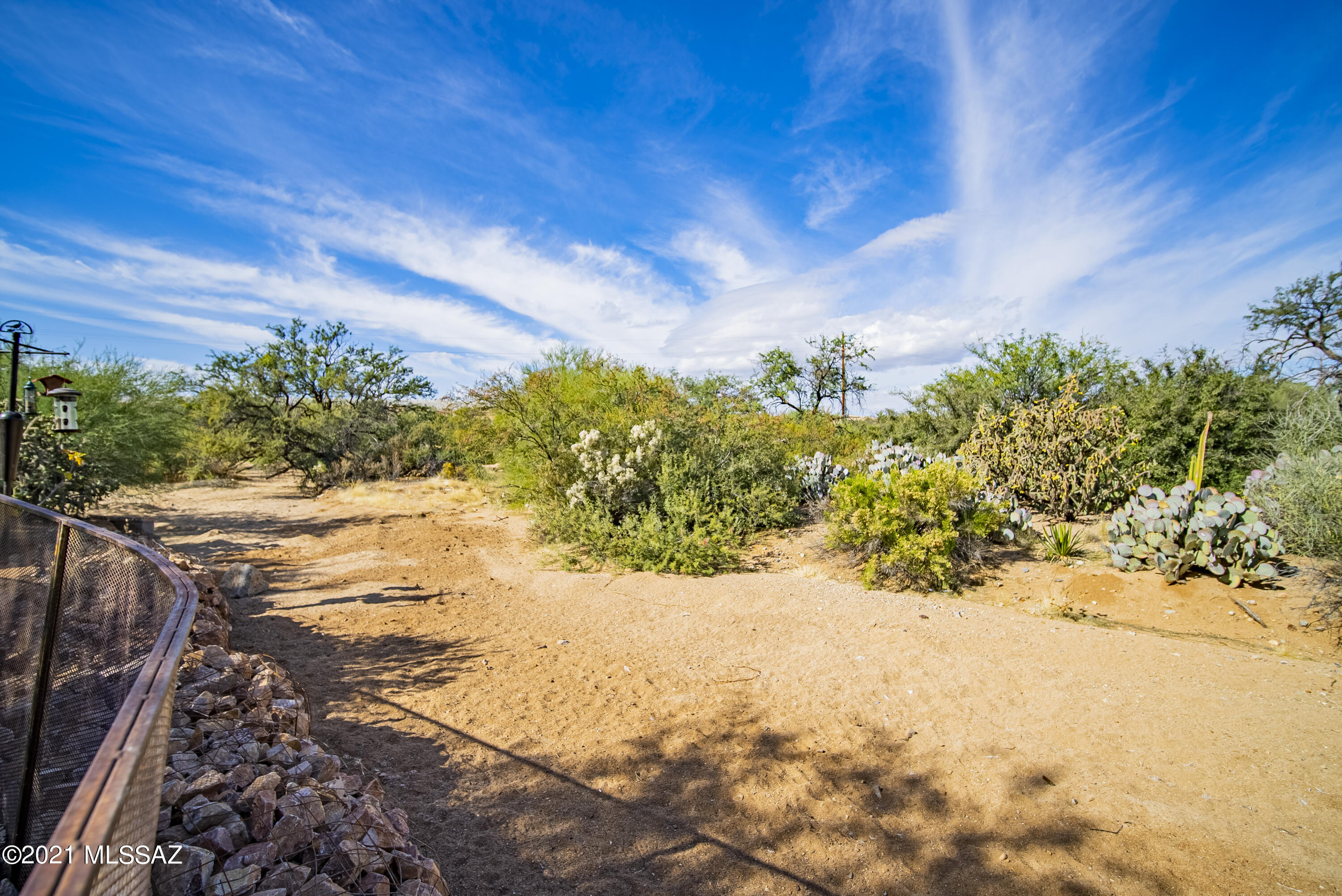 1158 W Camino Monte Cristo