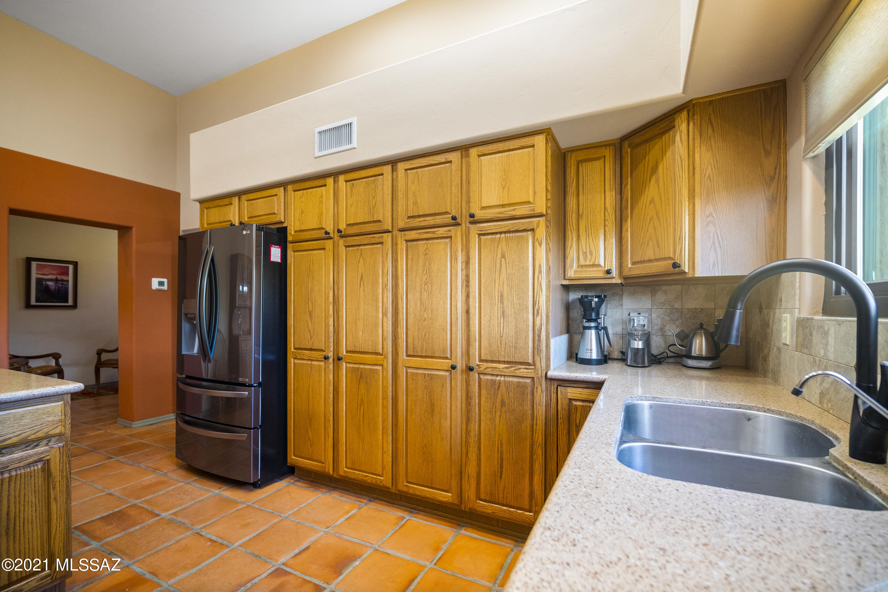 1158 W Camino Monte Cristo