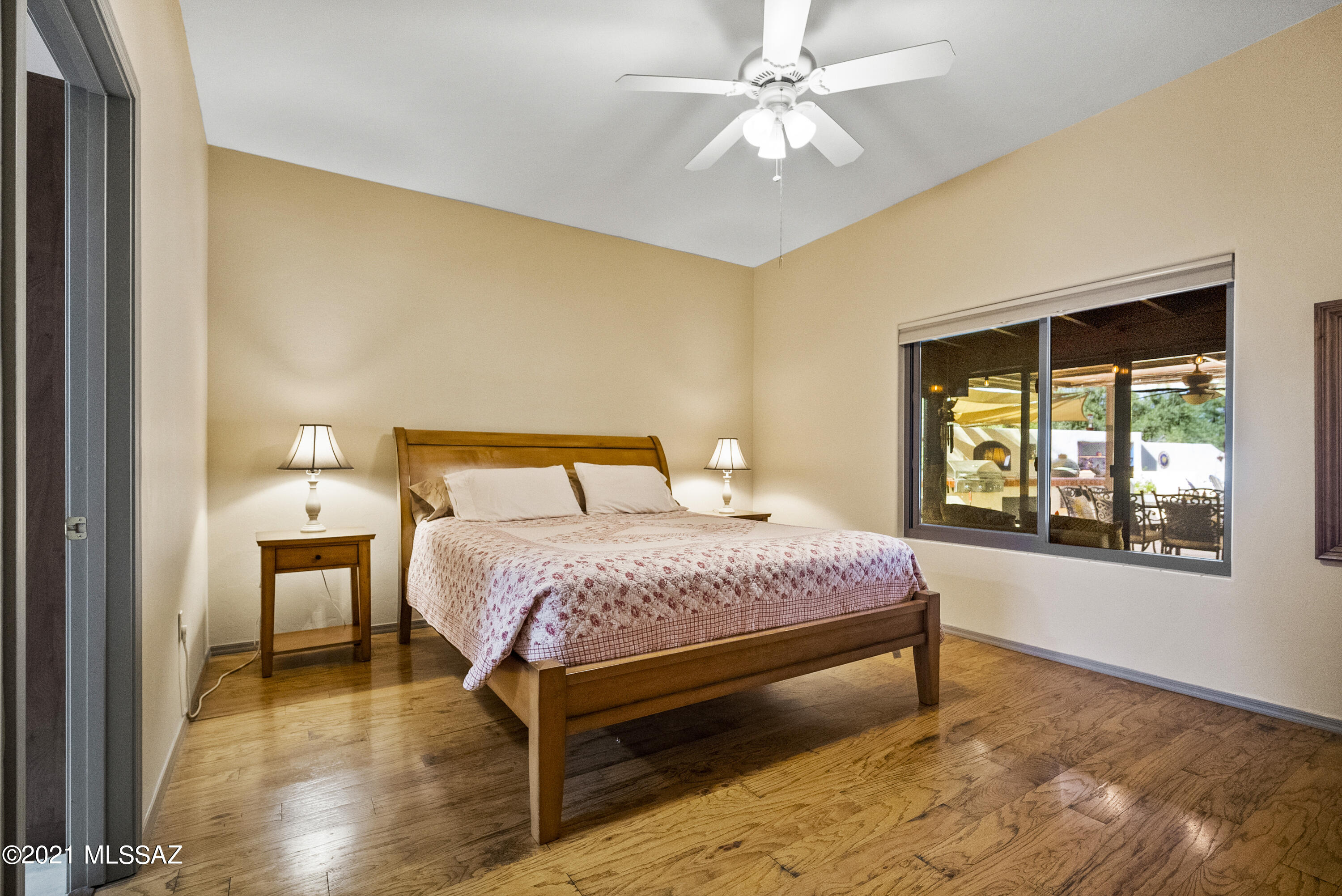 1158 W Camino Monte Cristo