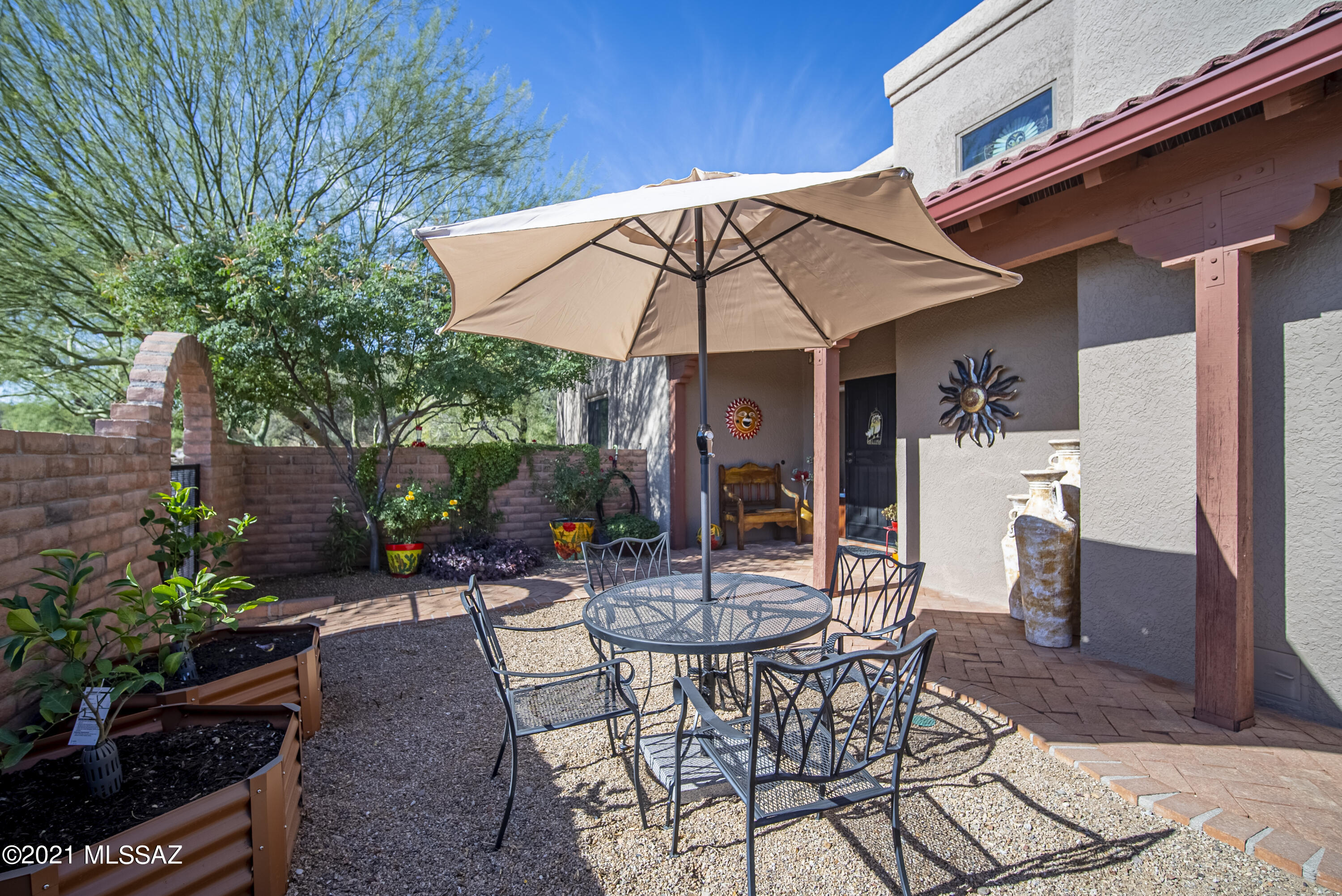 1158 W Camino Monte Cristo