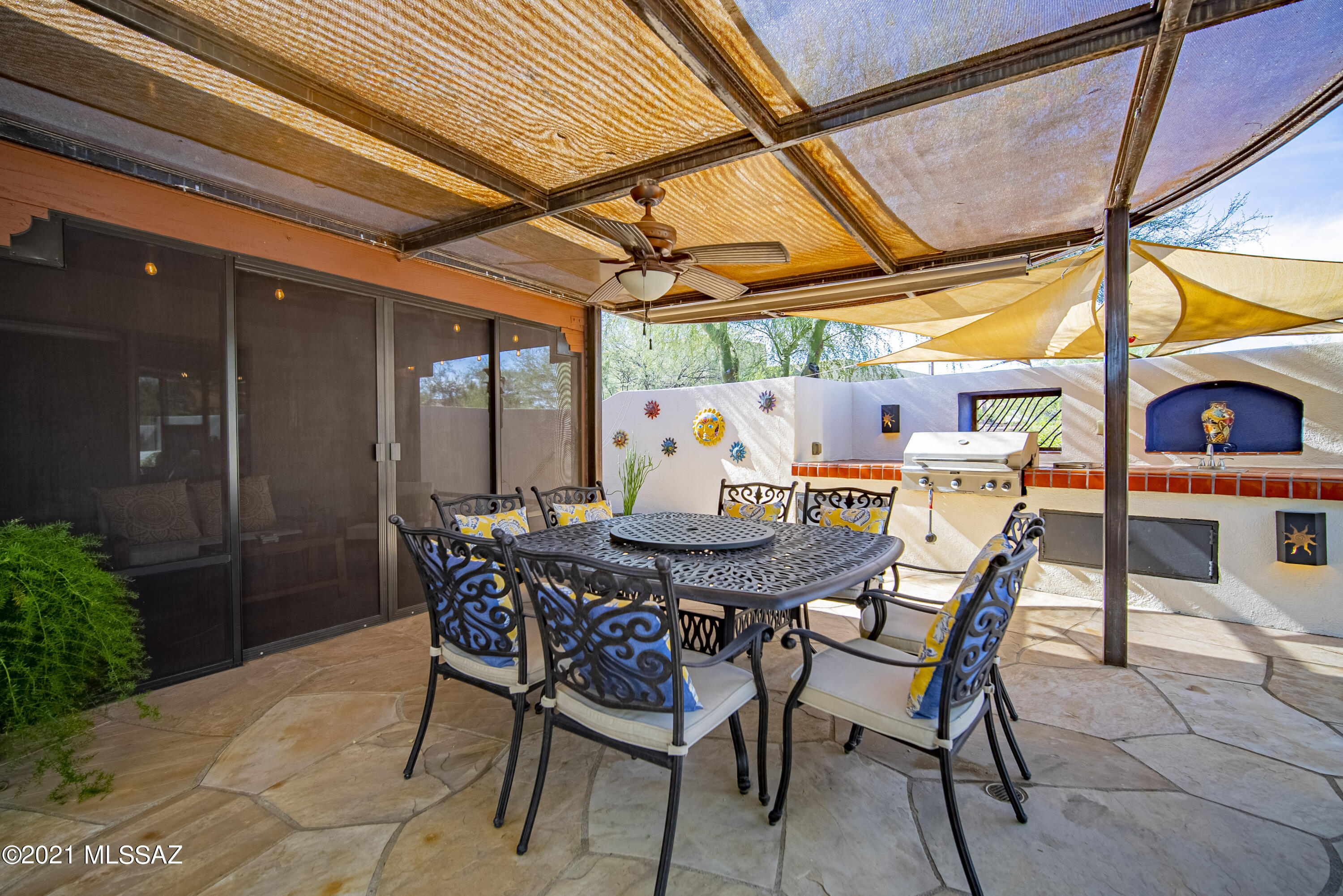 1158 W Camino Monte Cristo