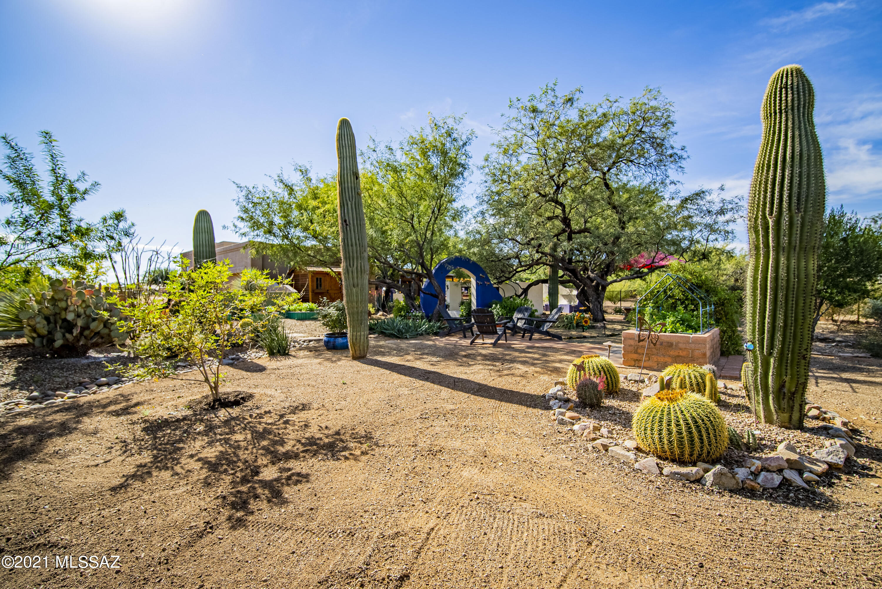 1158 W Camino Monte Cristo