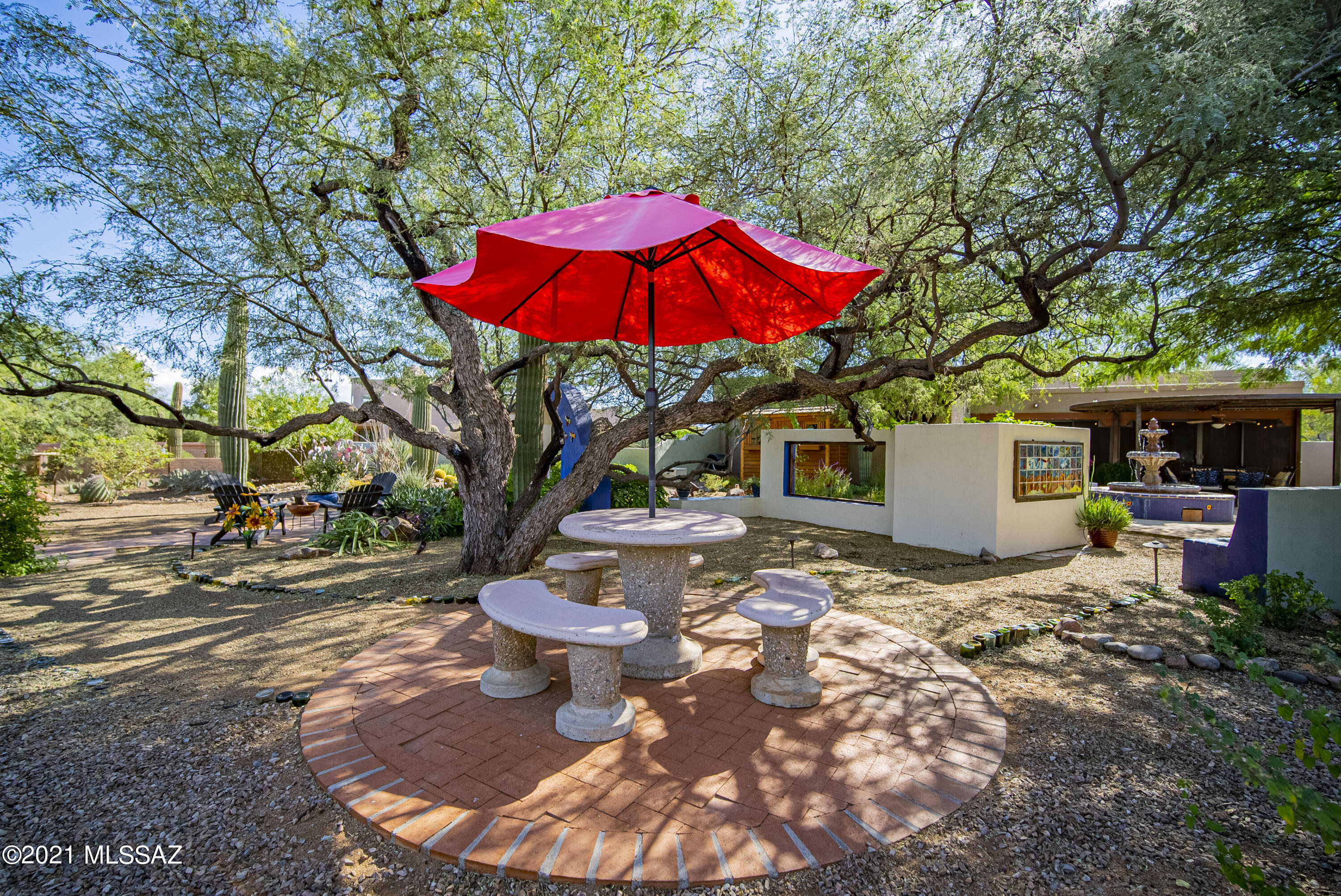 1158 W Camino Monte Cristo