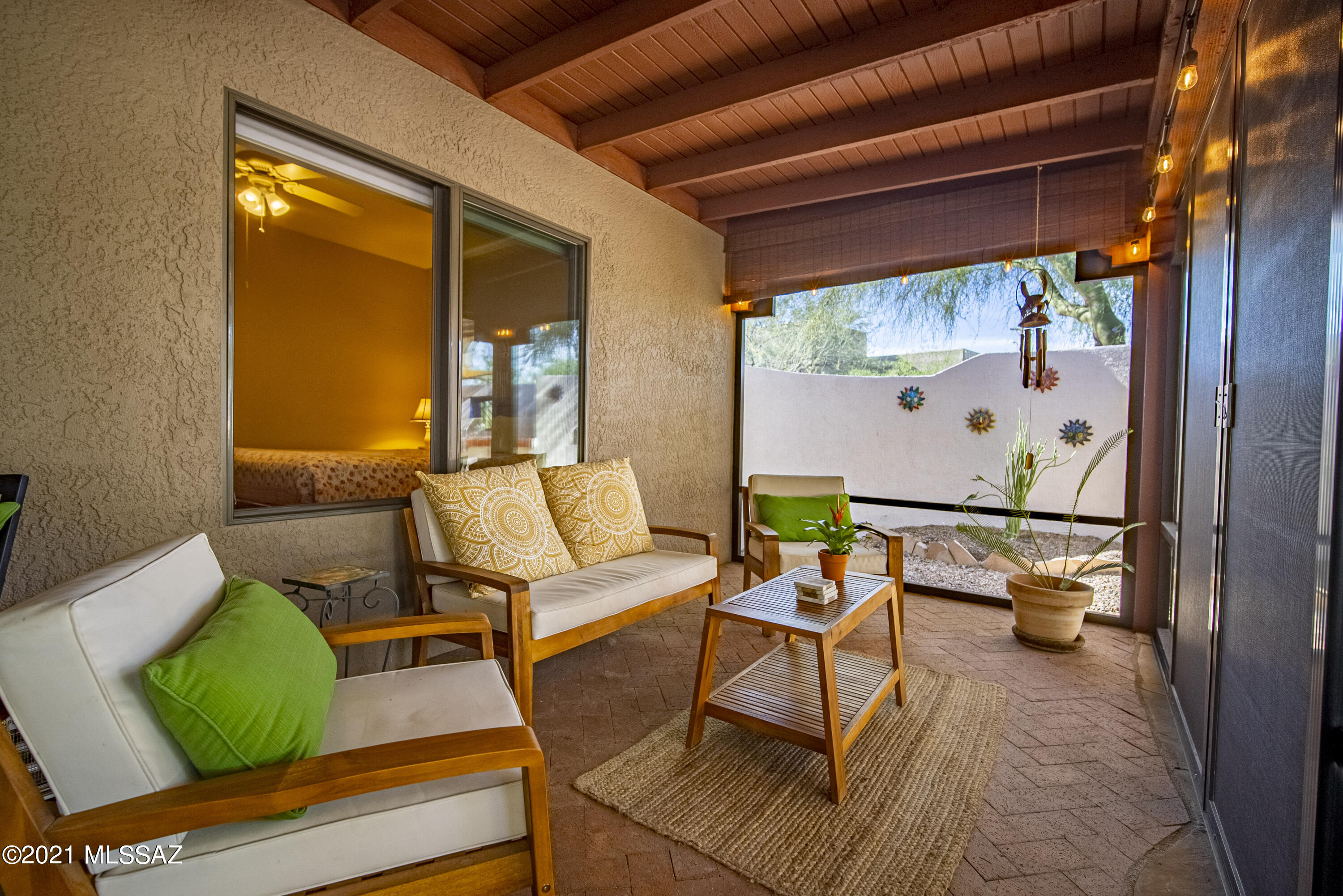 1158 W Camino Monte Cristo