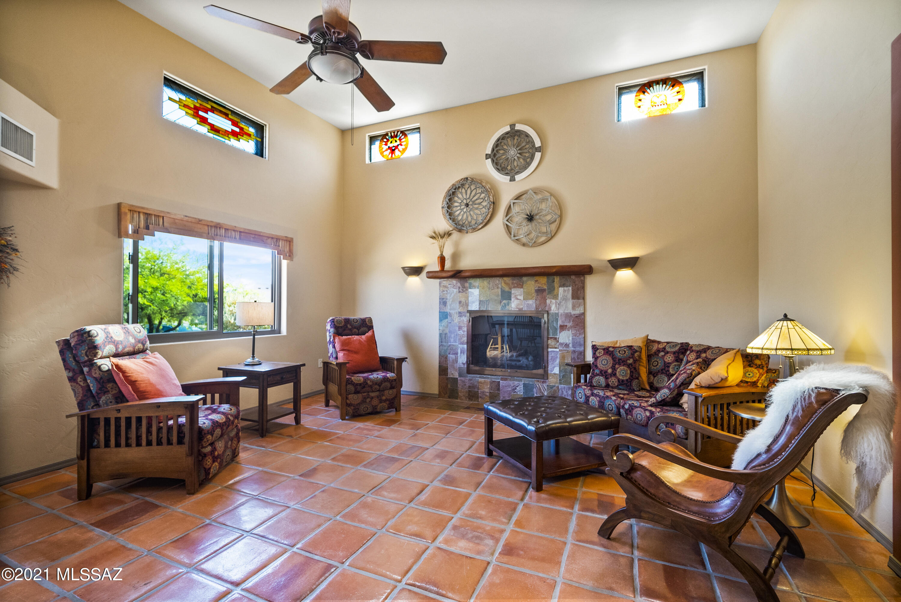 1158 W Camino Monte Cristo