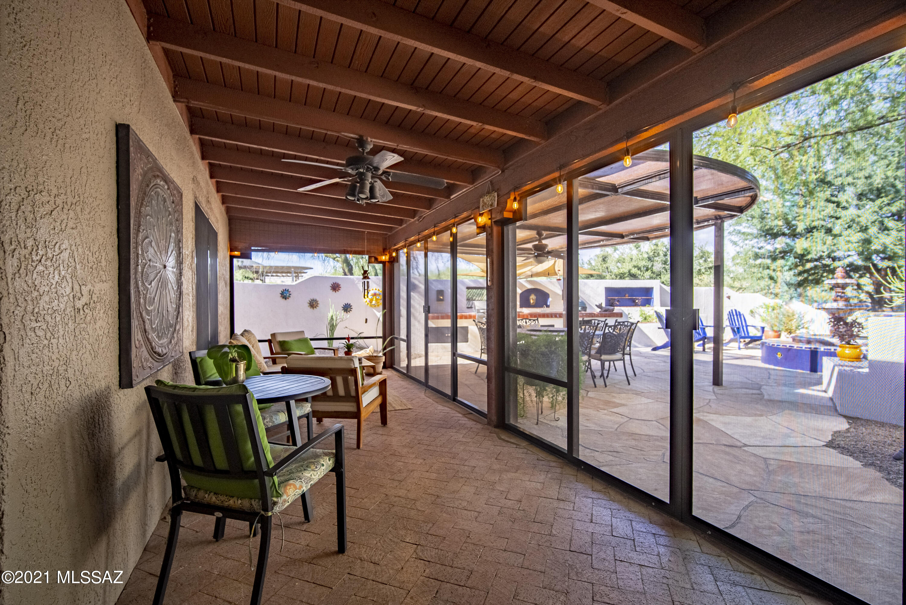 1158 W Camino Monte Cristo