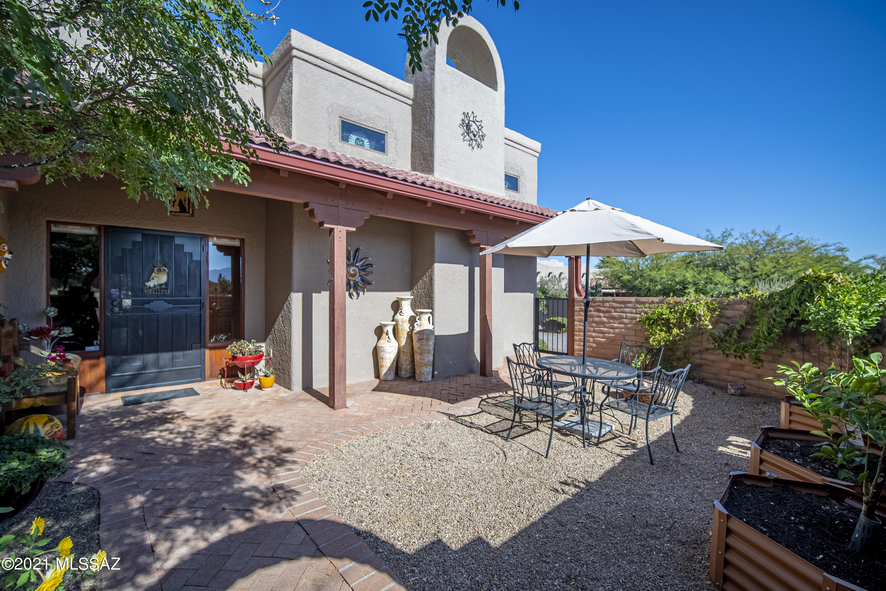 1158 W Camino Monte Cristo