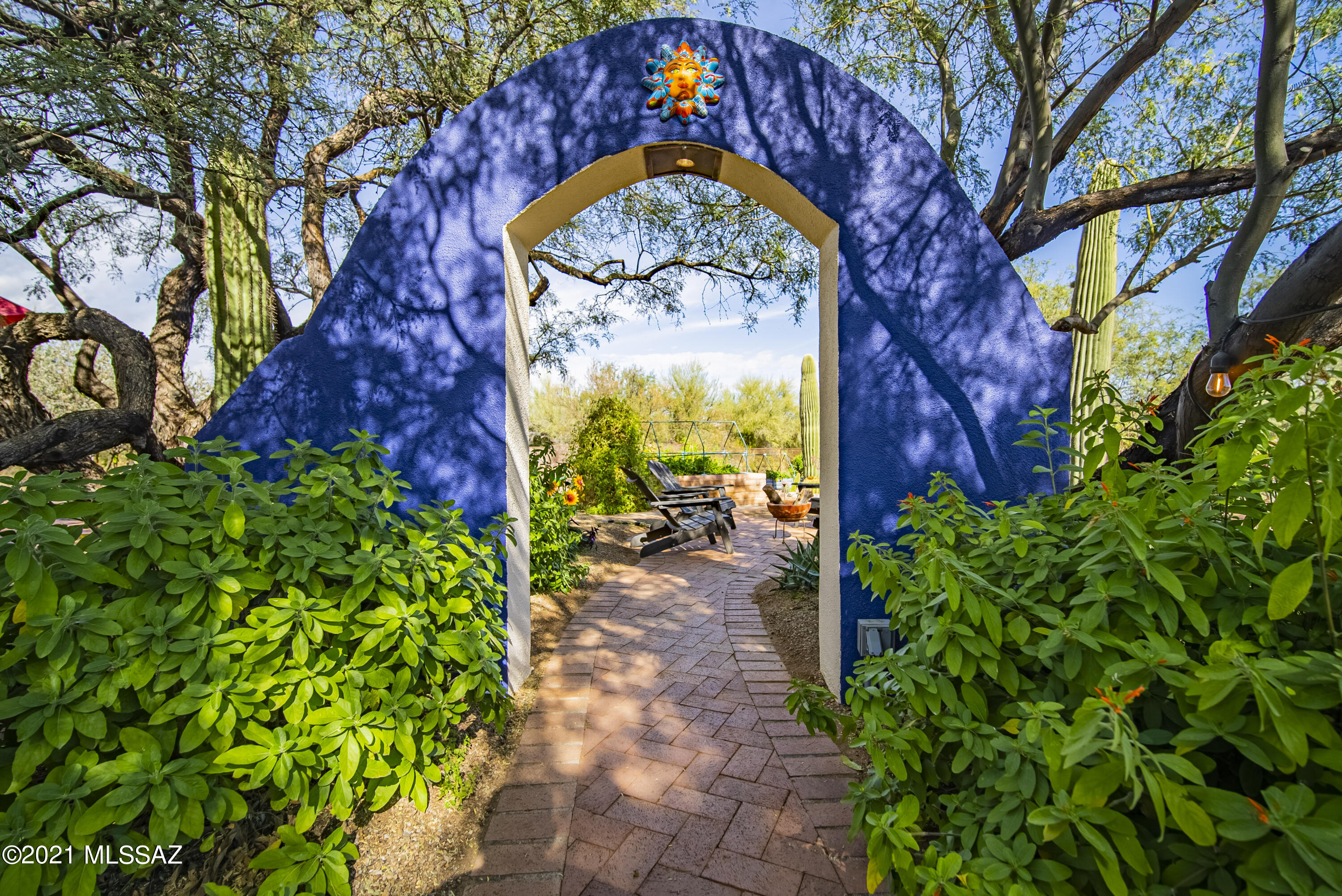 1158 W Camino Monte Cristo