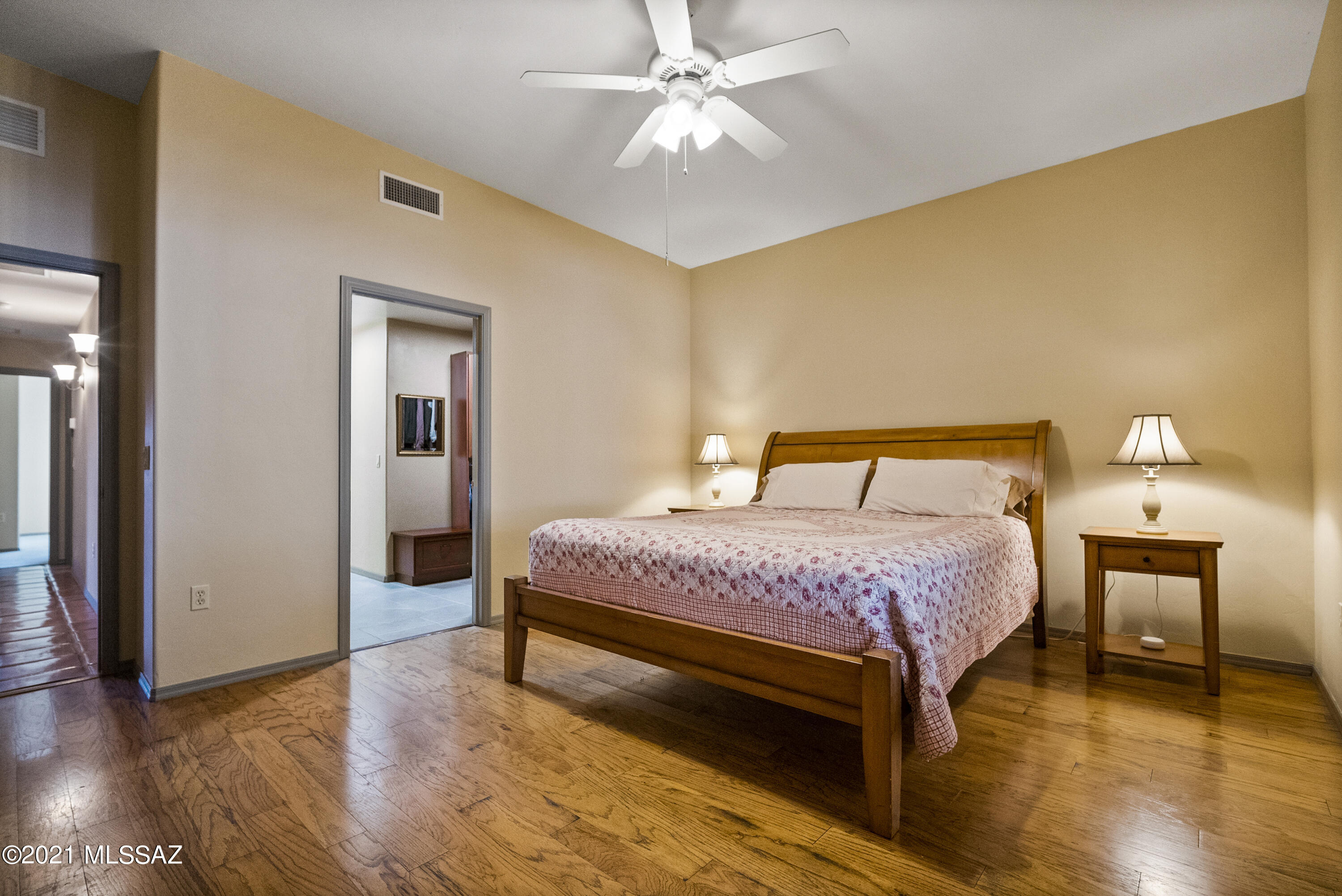 1158 W Camino Monte Cristo