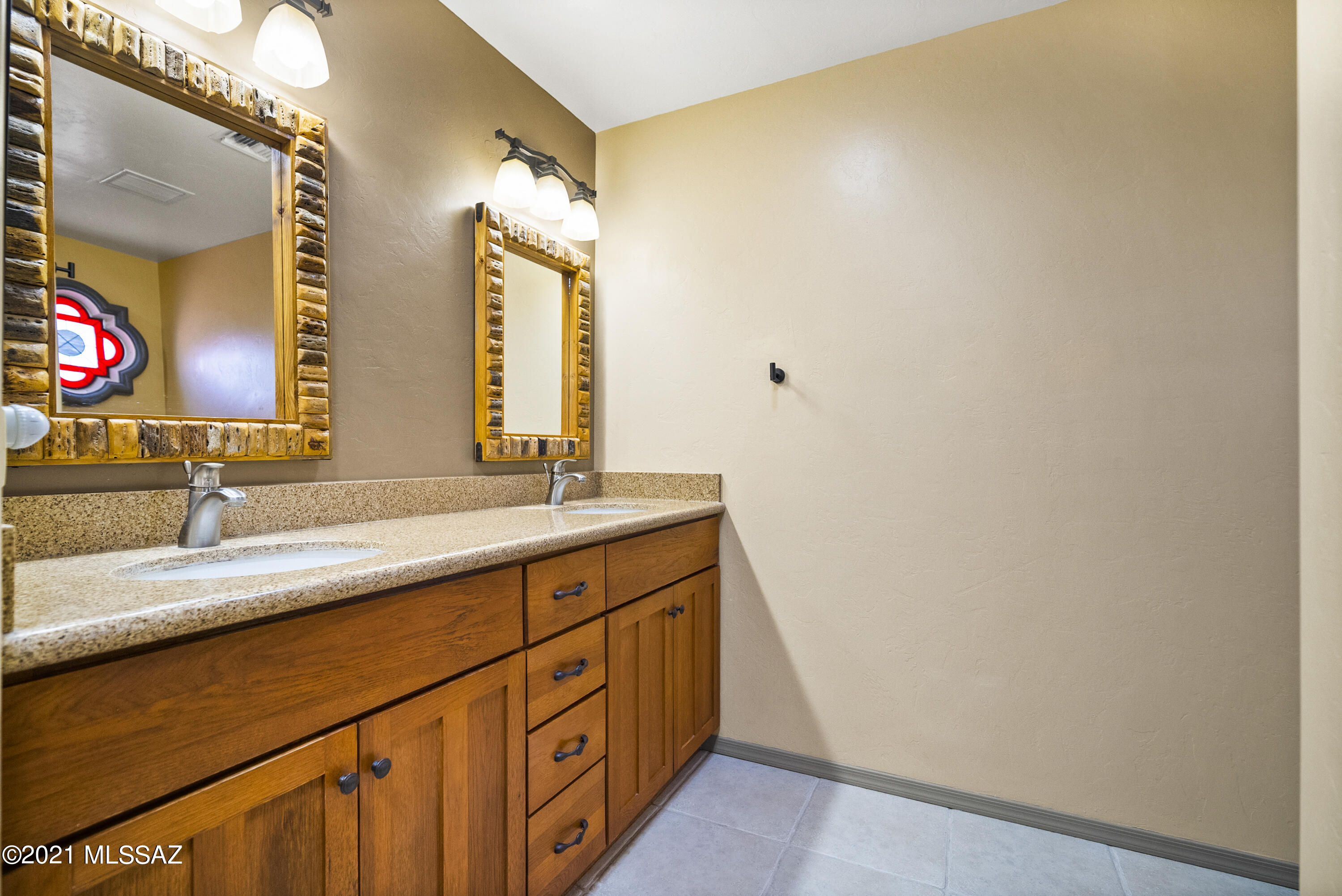 1158 W Camino Monte Cristo