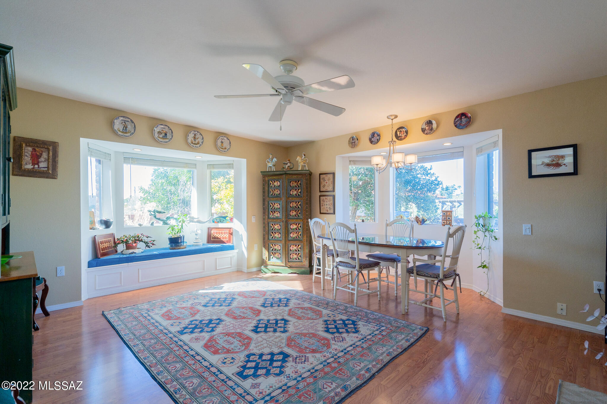1240 W Camino Urbano