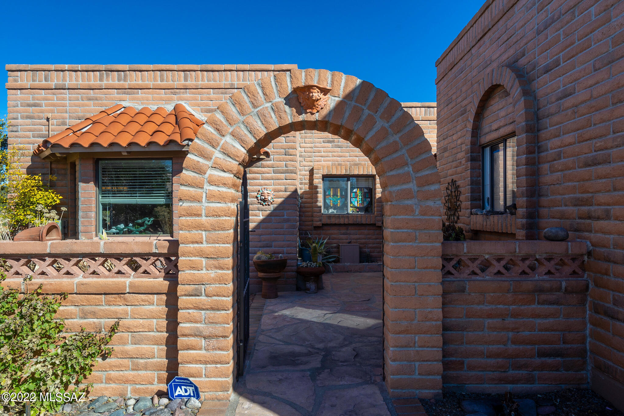 1240 W Camino Urbano