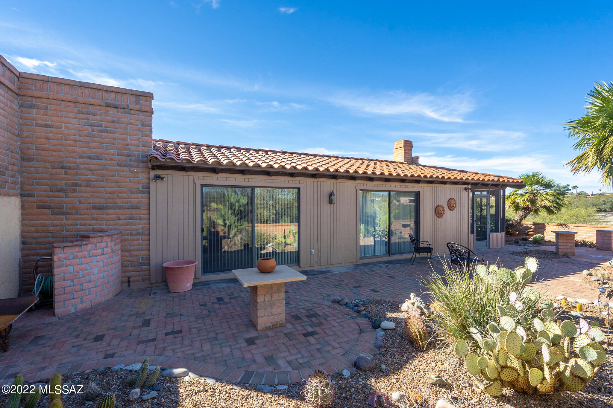 1240 W Camino Urbano