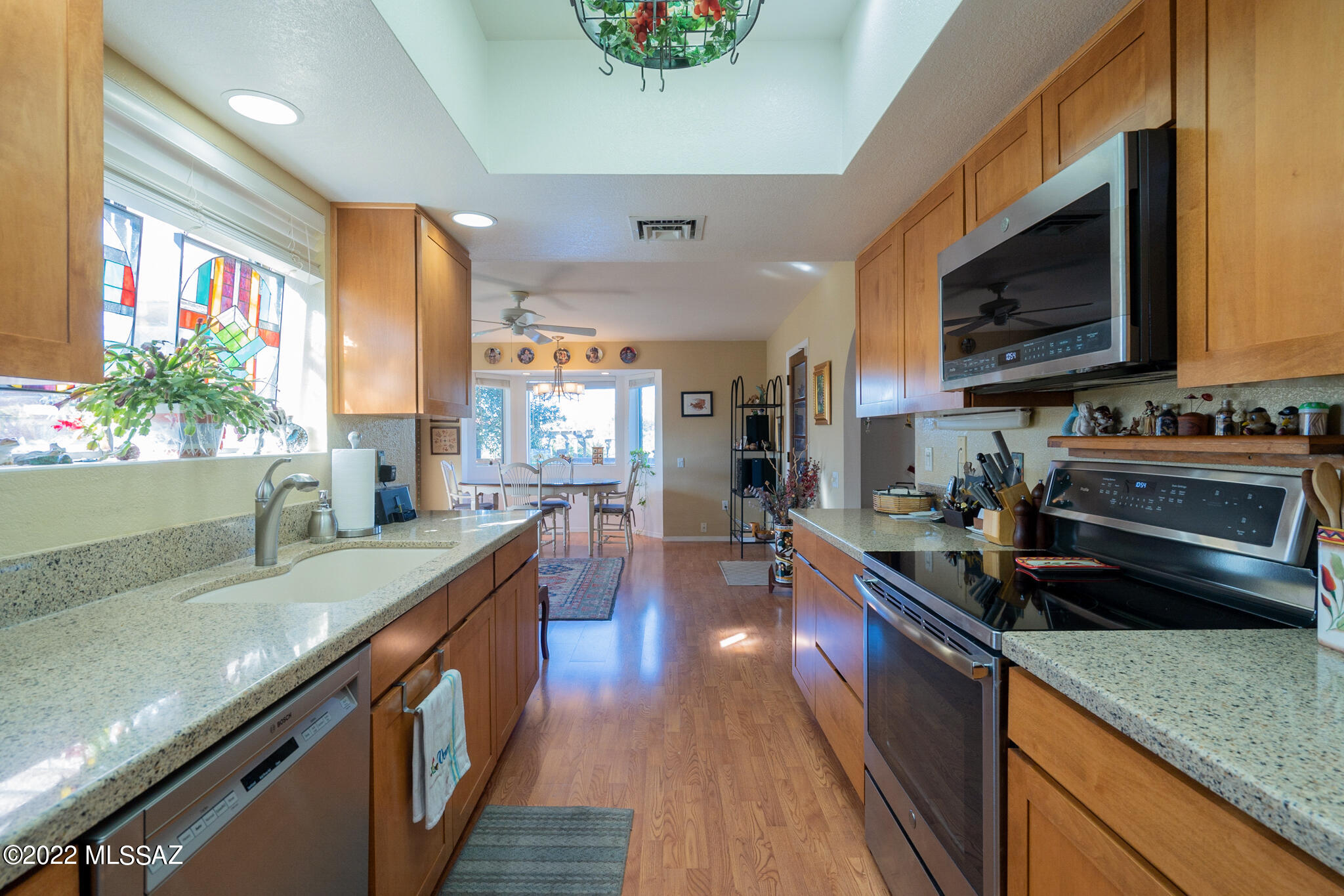 1240 W Camino Urbano