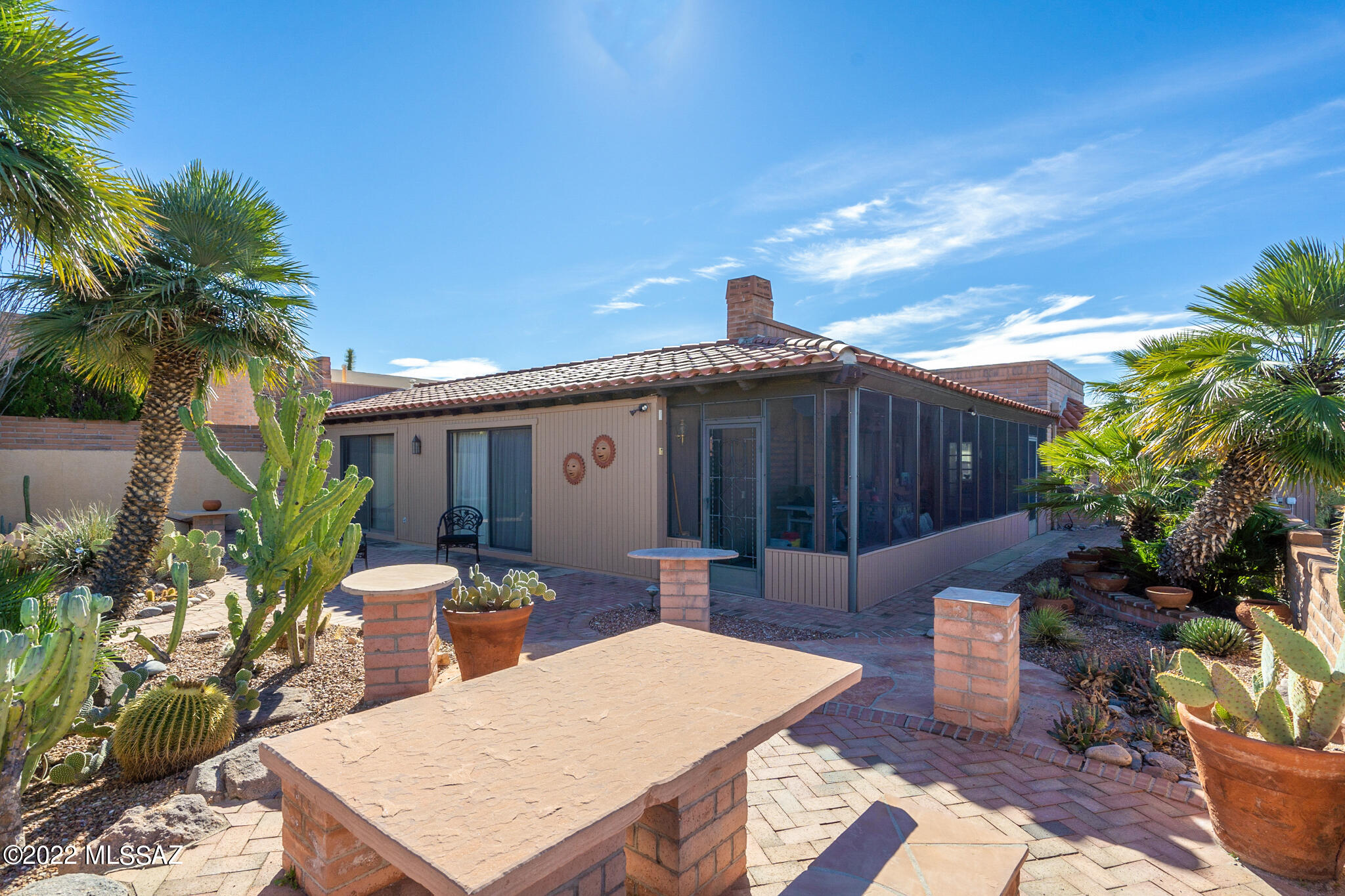 1240 W Camino Urbano