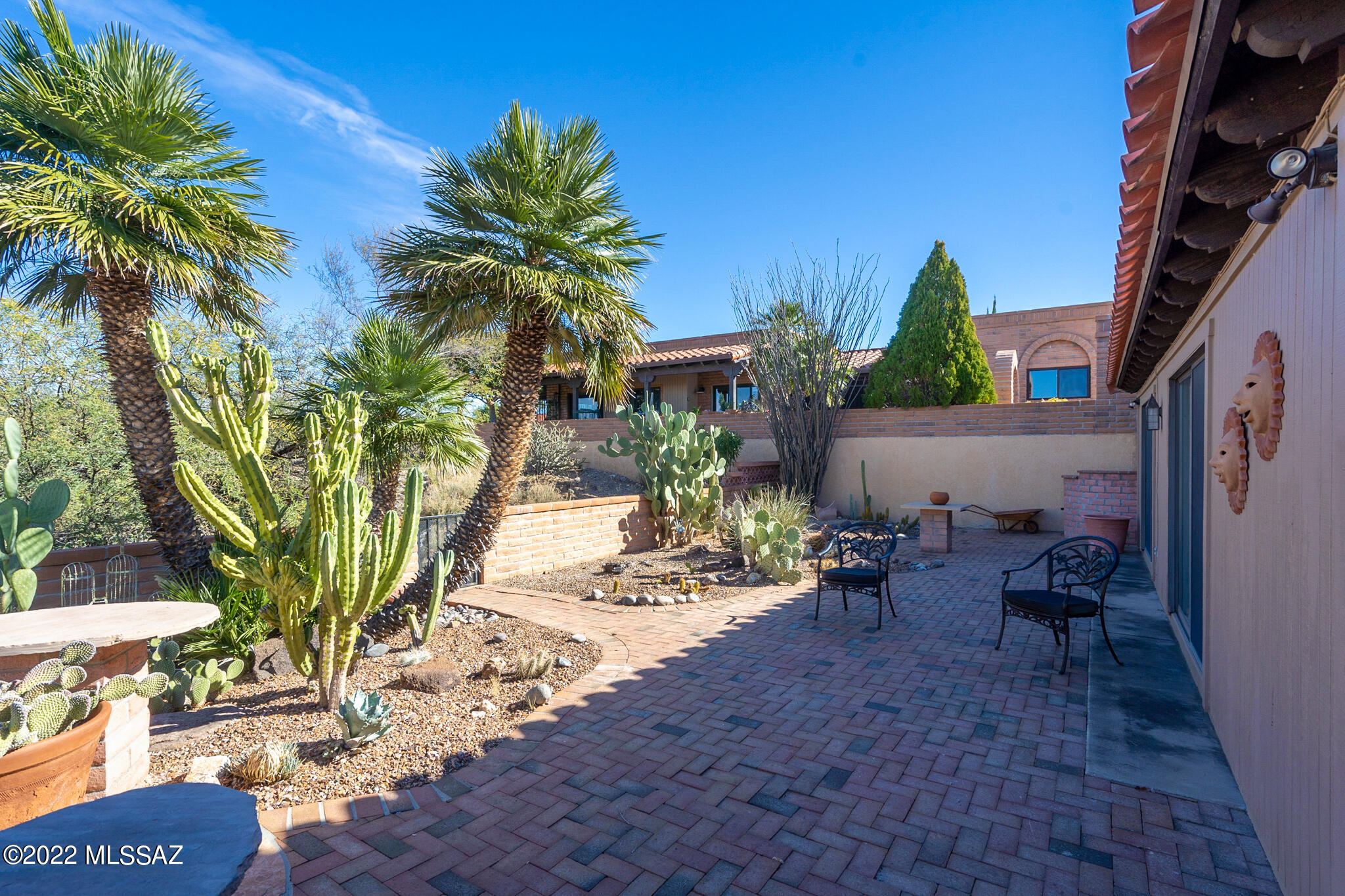 1240 W Camino Urbano