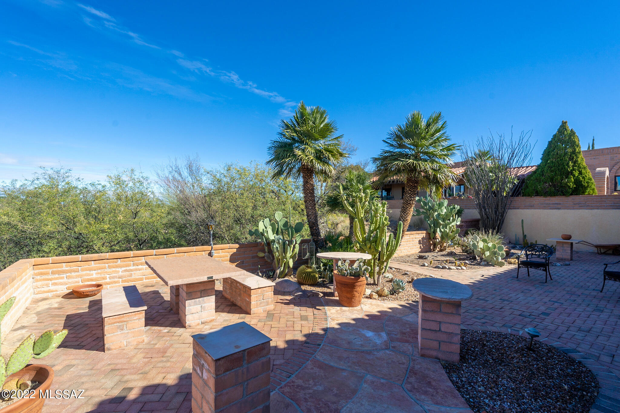1240 W Camino Urbano