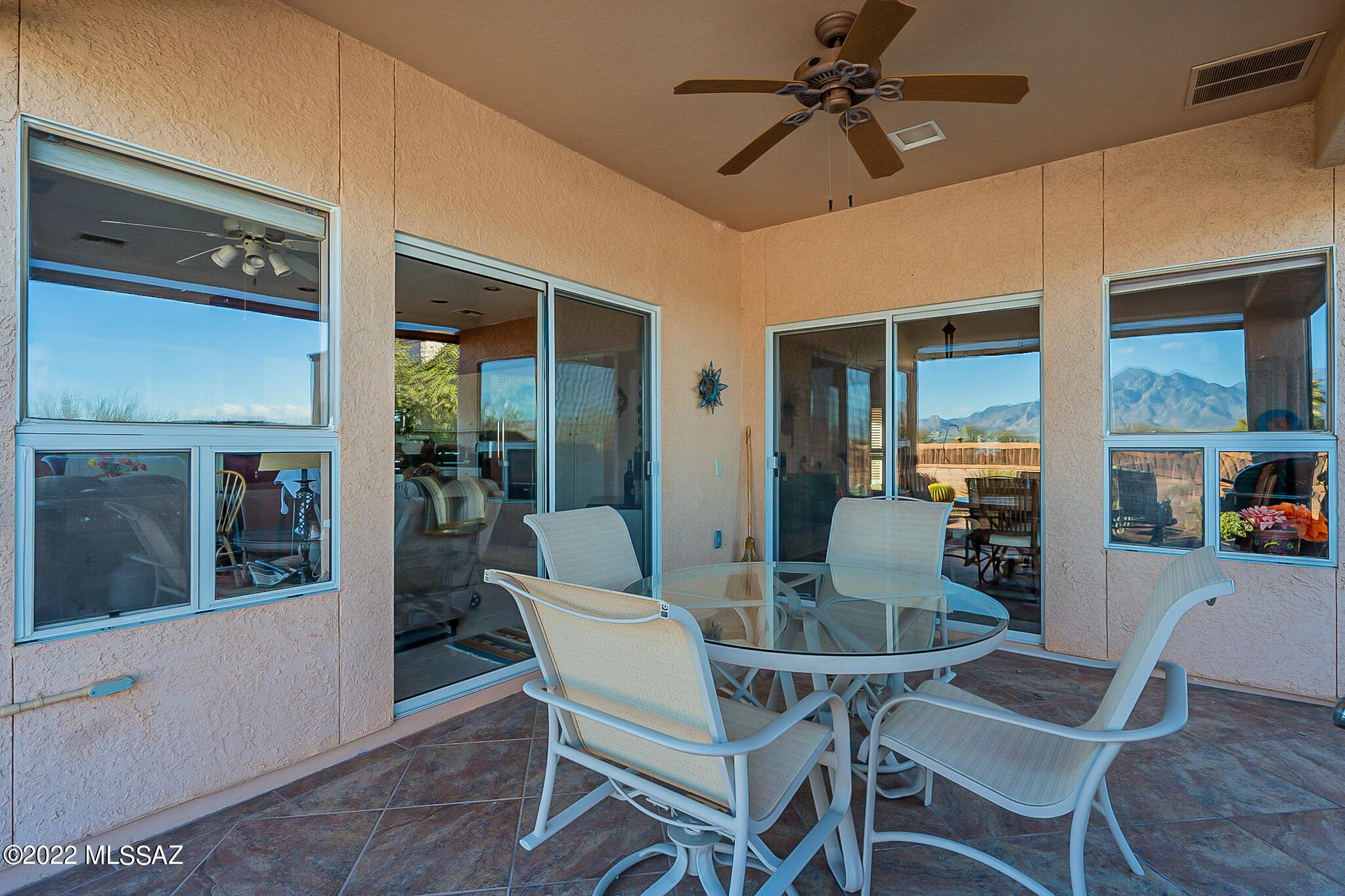 1817 W Placita De Diciembre